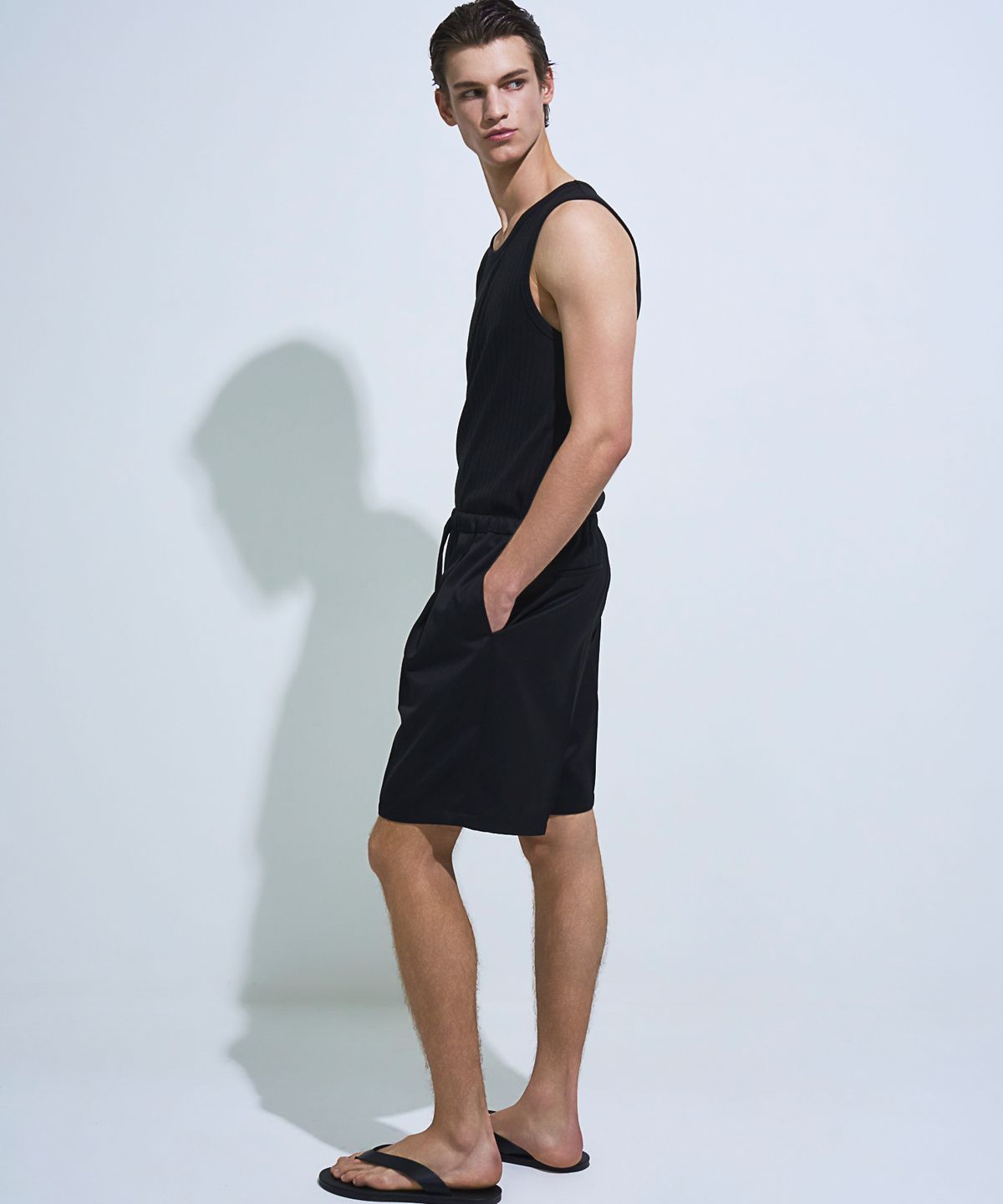 페크(PEQ) WOOL PLEATED SHORTS (BLACK)