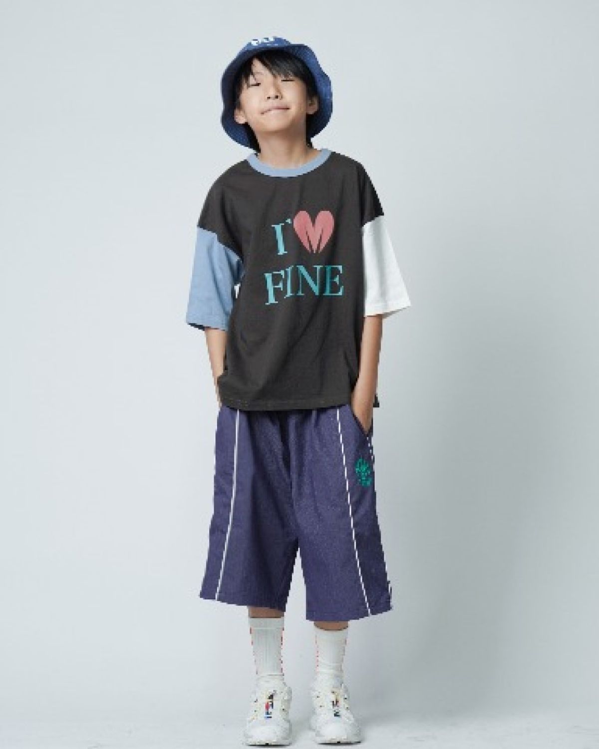 쿠르나르(KRNR) FINE 오버사이즈 멀티 컬러 주니어 반팔티_챠콜