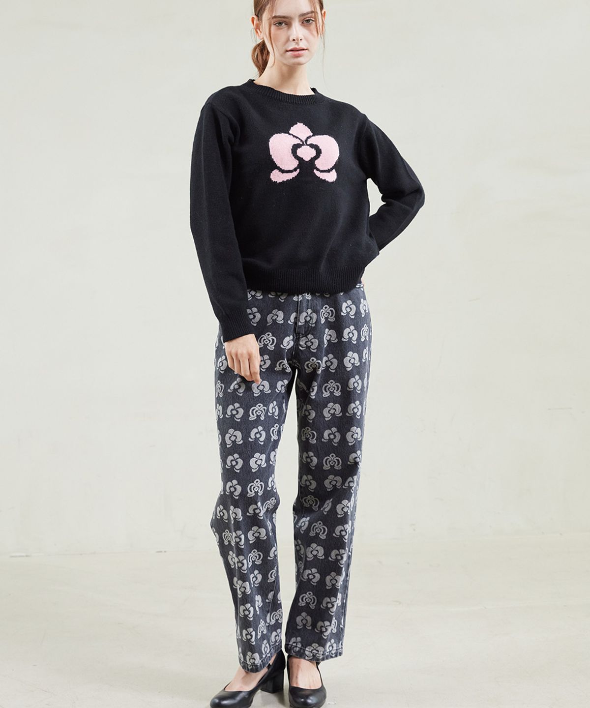 유지옷(YUJEEOT) 호접란 로고 스트레이트 블랙 데님 (UNISEX)