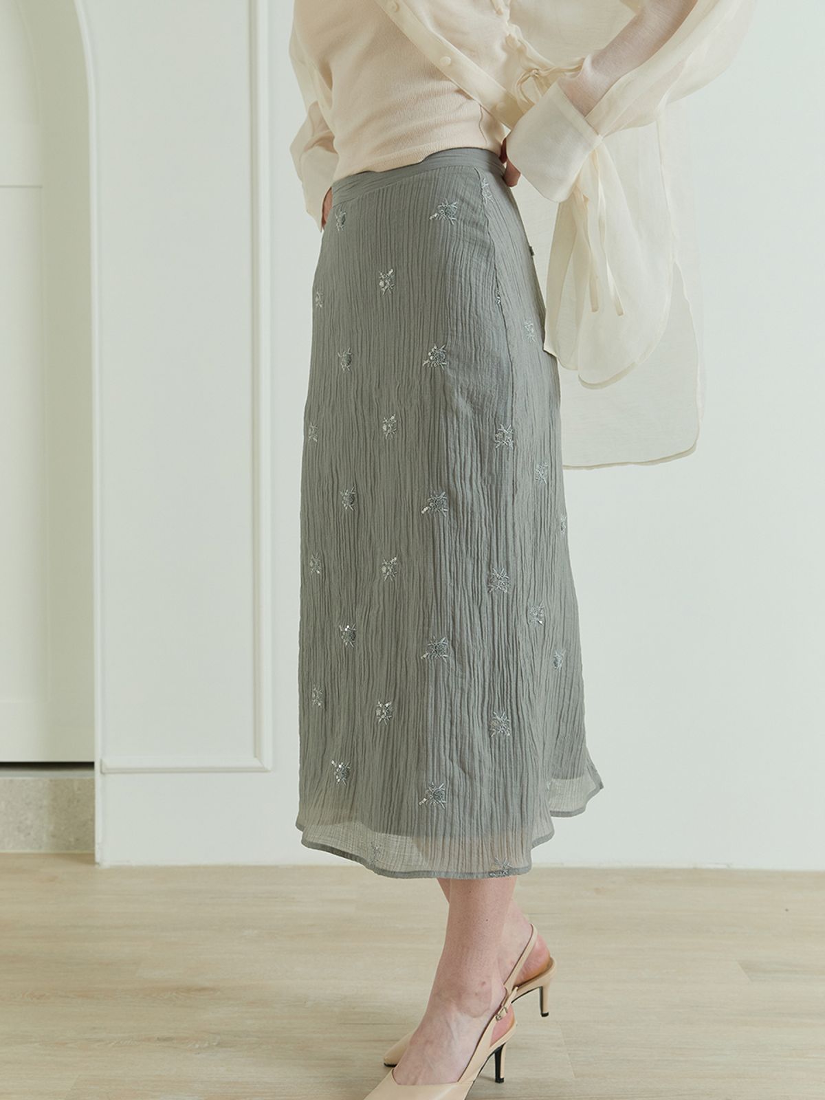 릴리움(LILIUM) Del Mar Crinkle Beads Skirts_Ash Khaki