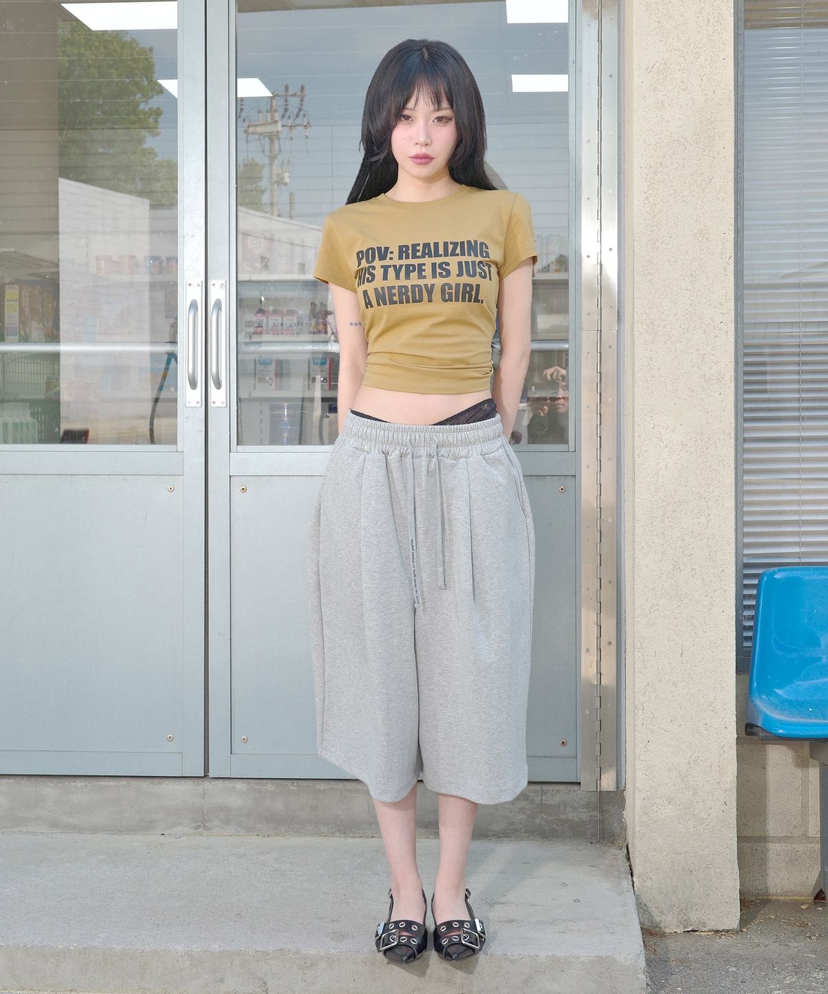 킴스 프레시 코튼 마켓(KIMS FRESH COTTON MARKET) [김샤브칼 X KIMS] Voix Pov Logo Tee Olive