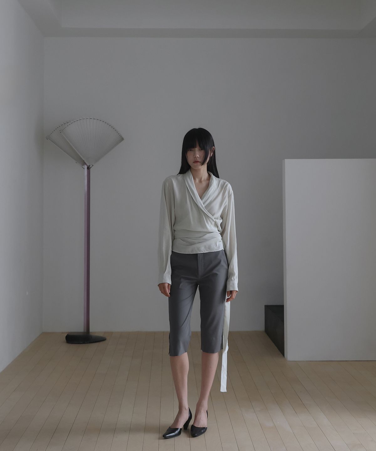 린테(LYNTE) 브리즈 카프리 팬츠 스틸그레이