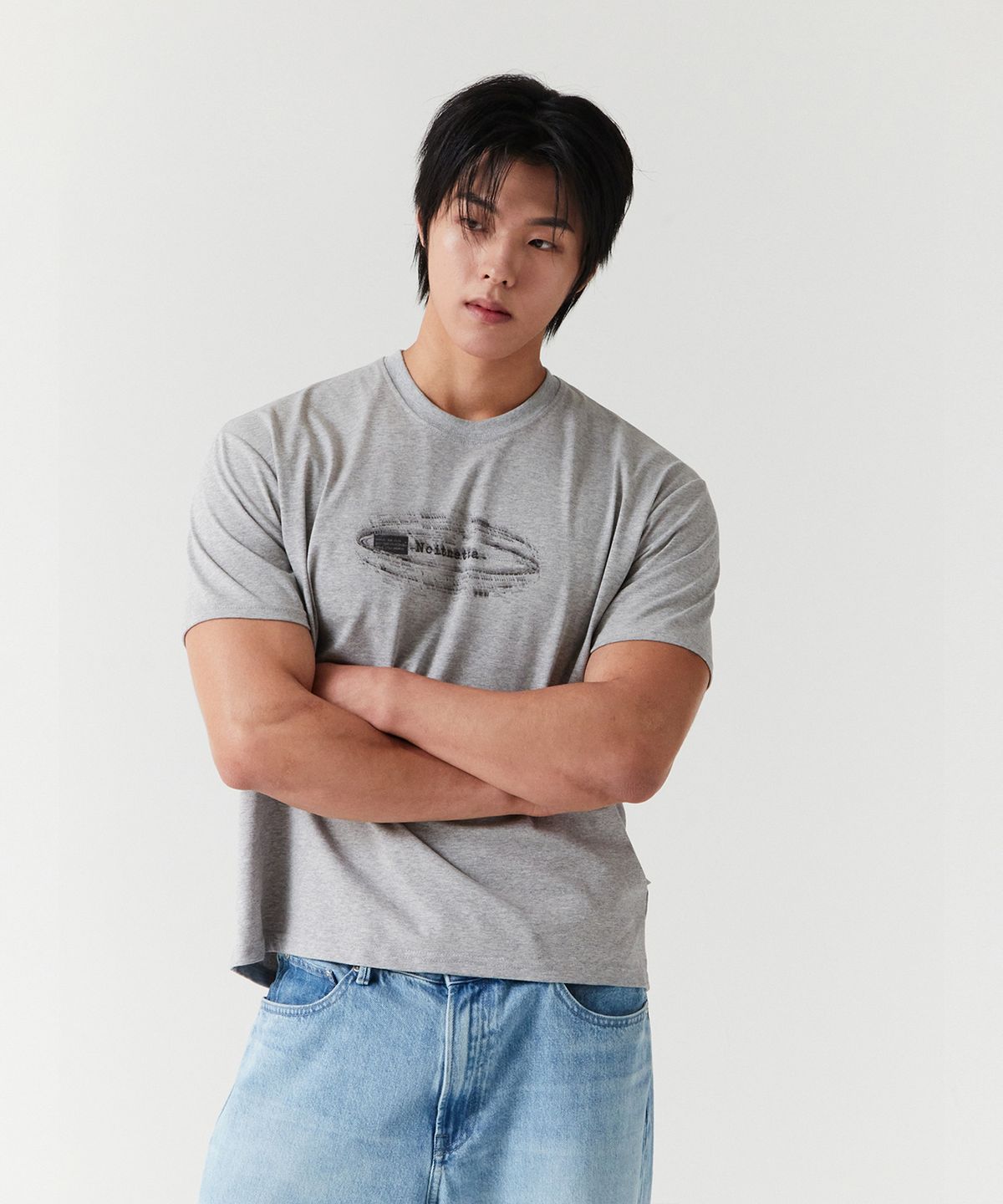 노이네타(NOITNETTA) 로고 디지털 크롭 티셔츠 메란지
