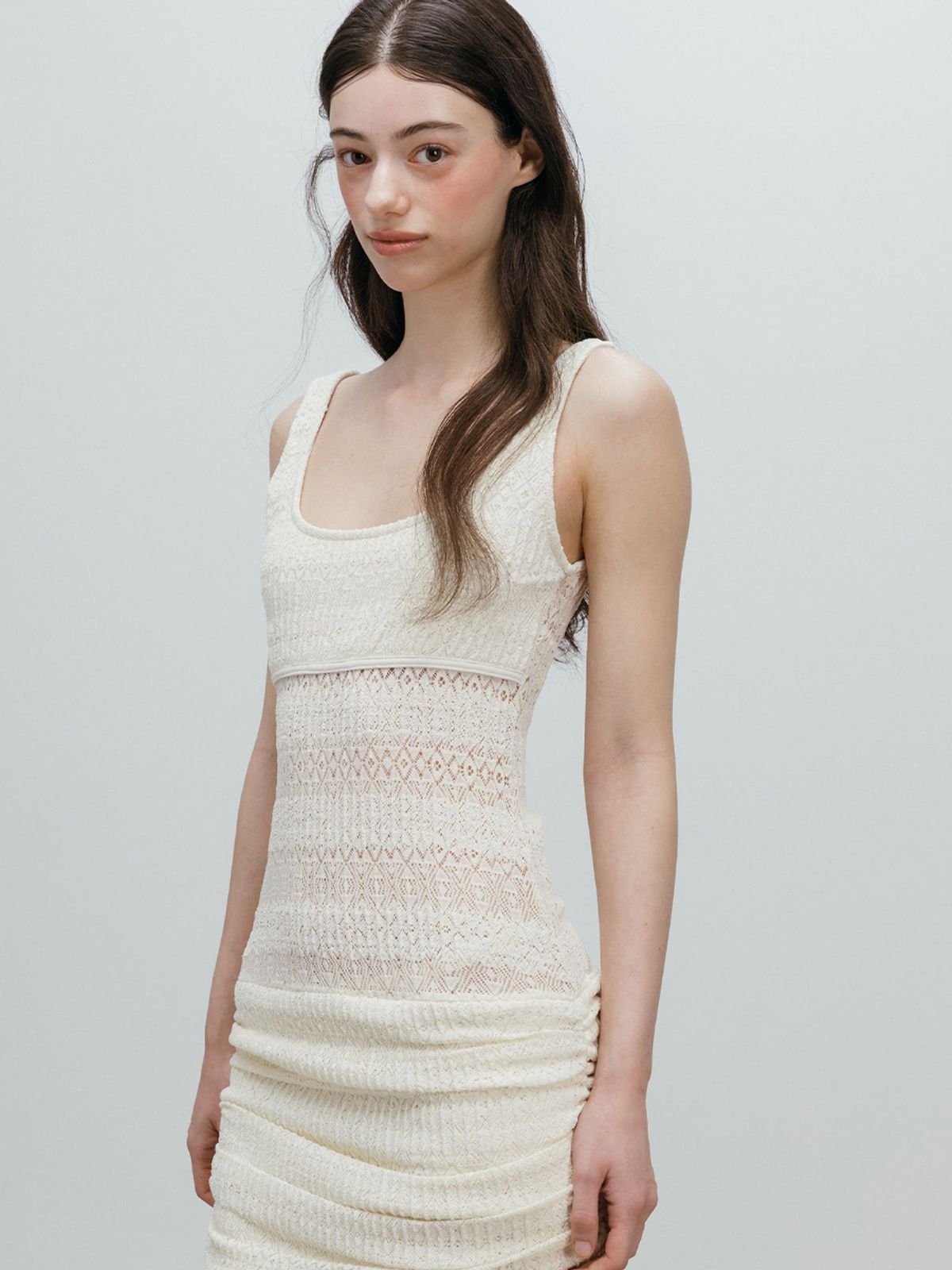 모이페어(MOIFAIRE) CROCHET SHIRRING MINI DRESS / IVORY