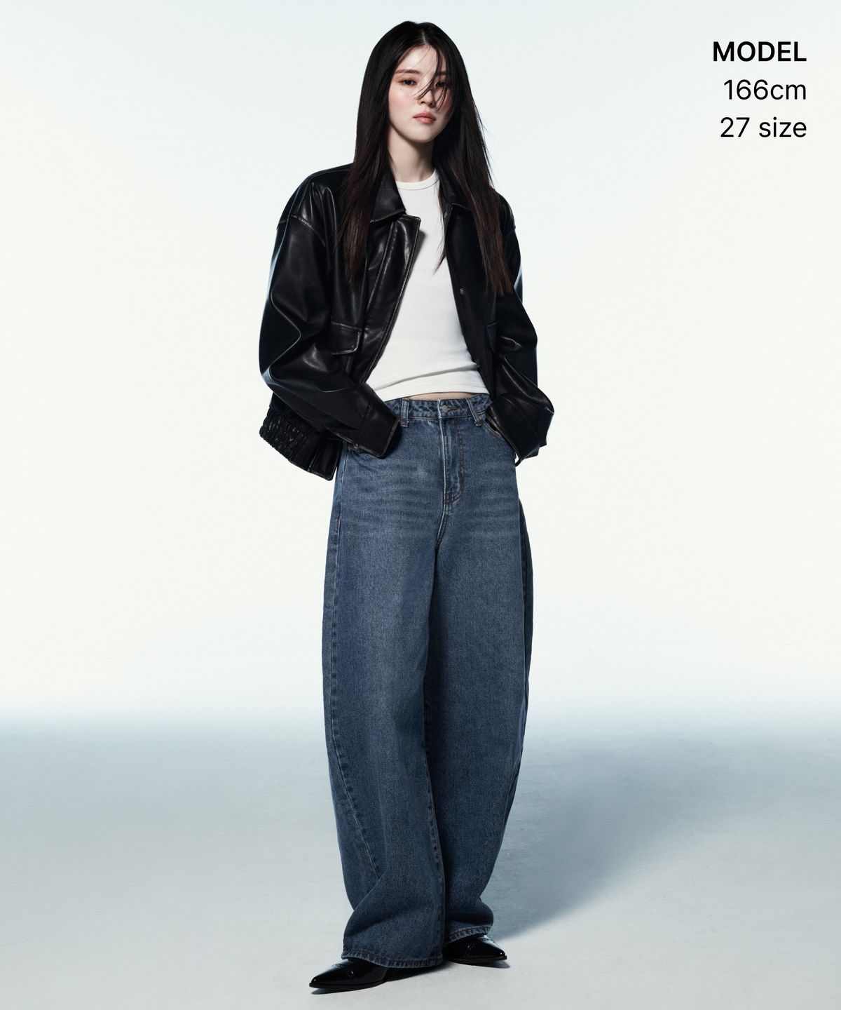 무신사 스탠다드 우먼(MUSINSA STANDARD WOMAN) 우먼즈 에센셜 커브드 데님 팬츠 [미디엄 인디고]