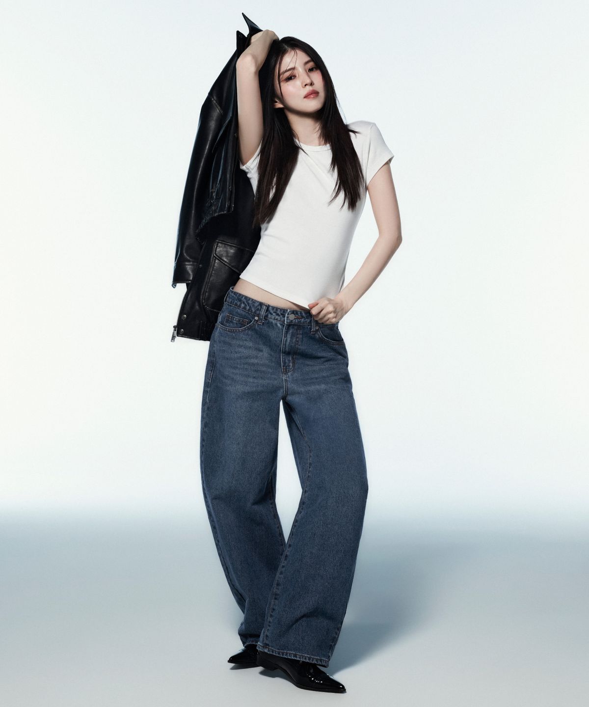 무신사 스탠다드 우먼(MUSINSA STANDARD WOMAN) 우먼즈 에센셜 커브드 데님 팬츠 [미디엄 인디고]
