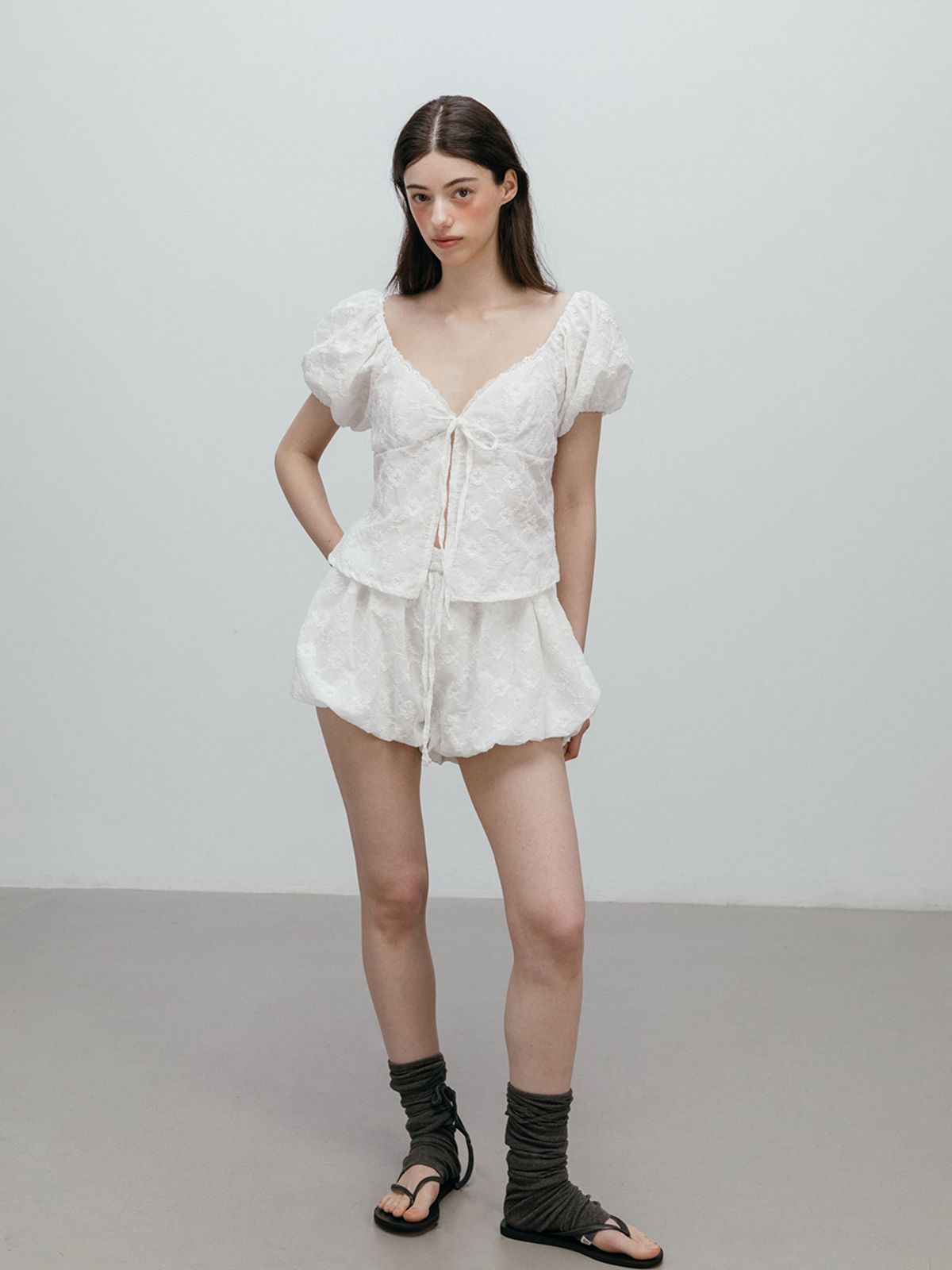 모이페어(MOIFAIRE) BALLOON LACE BLOUSE / WHITE