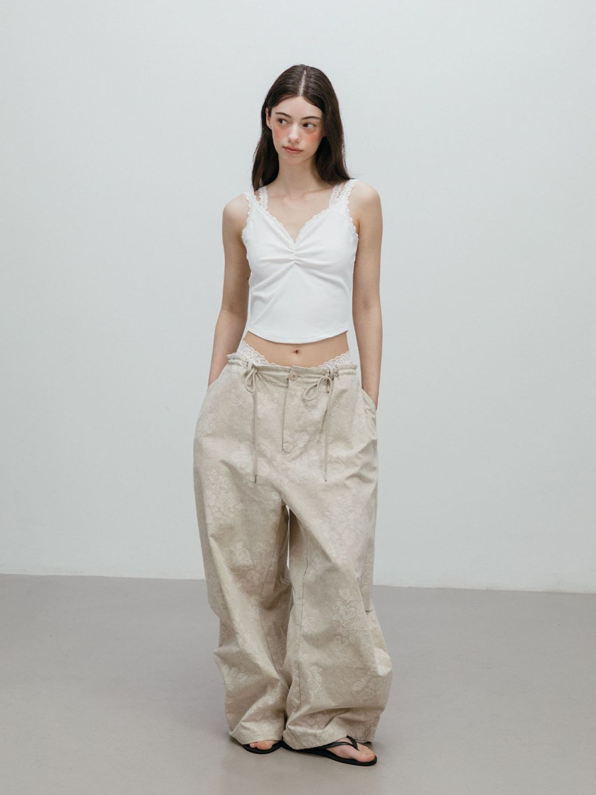모이페어(MOIFAIRE) FLOWER WIDE PANTS / BEIGE