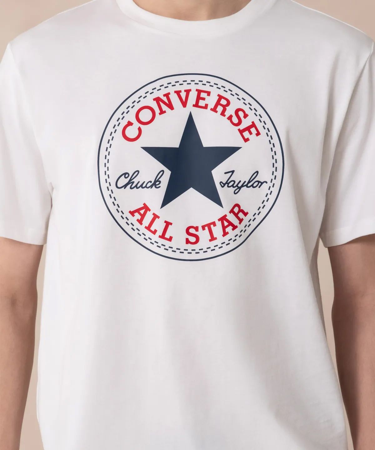 컨버스(CONVERSE) 올스타 패치 스탠다드 핏 티셔츠 화이트 MCH737-001