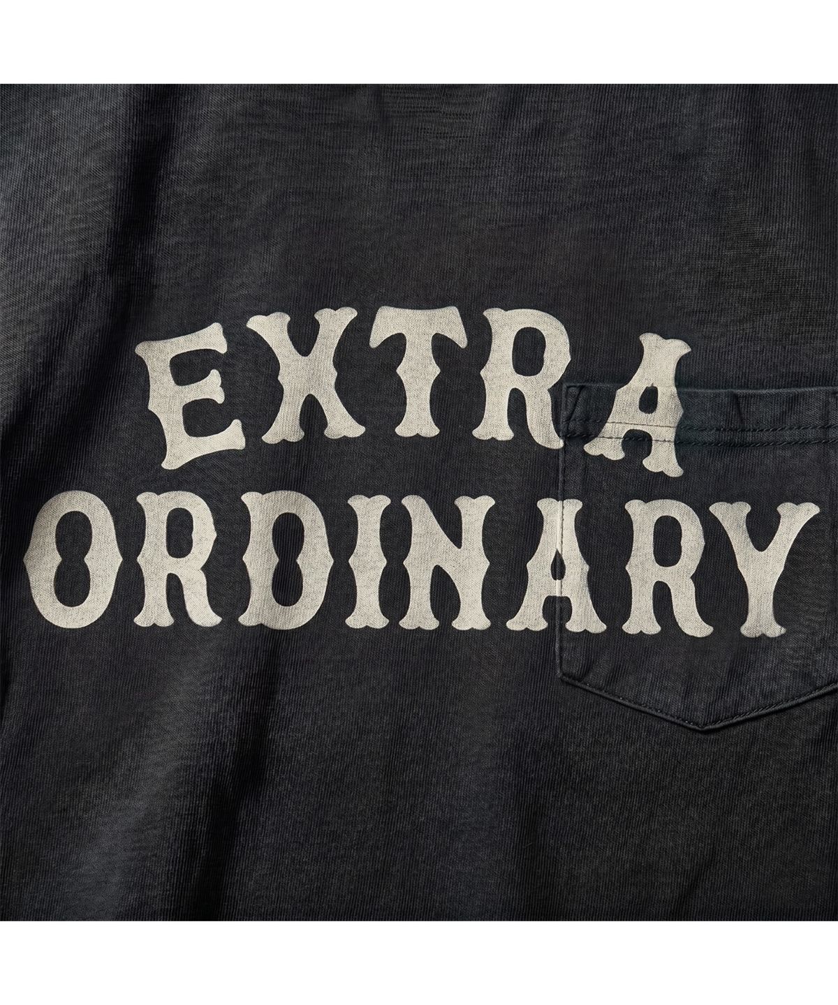 엑스트라오디너리(EXTRAORDINARY) PIGMENT RANCH POCKET TEE CHARCOAL