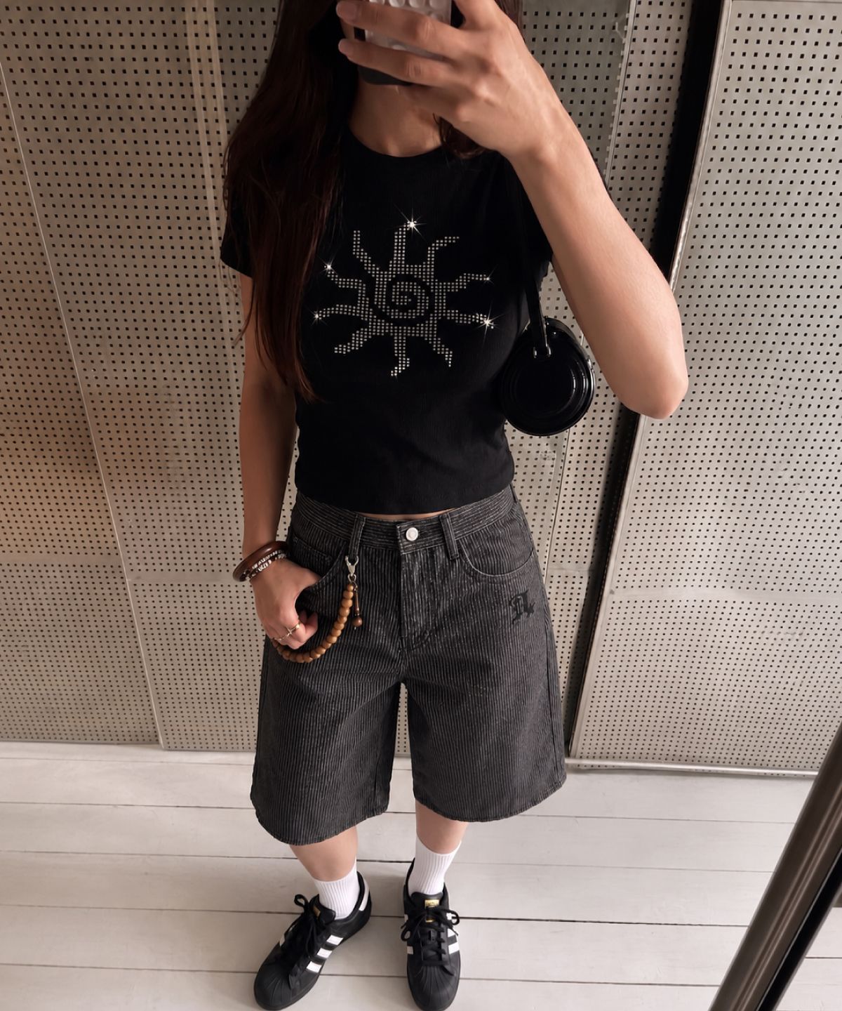 다미쉬(DAMISH) 논페이드 스트라이프 버뮤다 팬츠_블랙