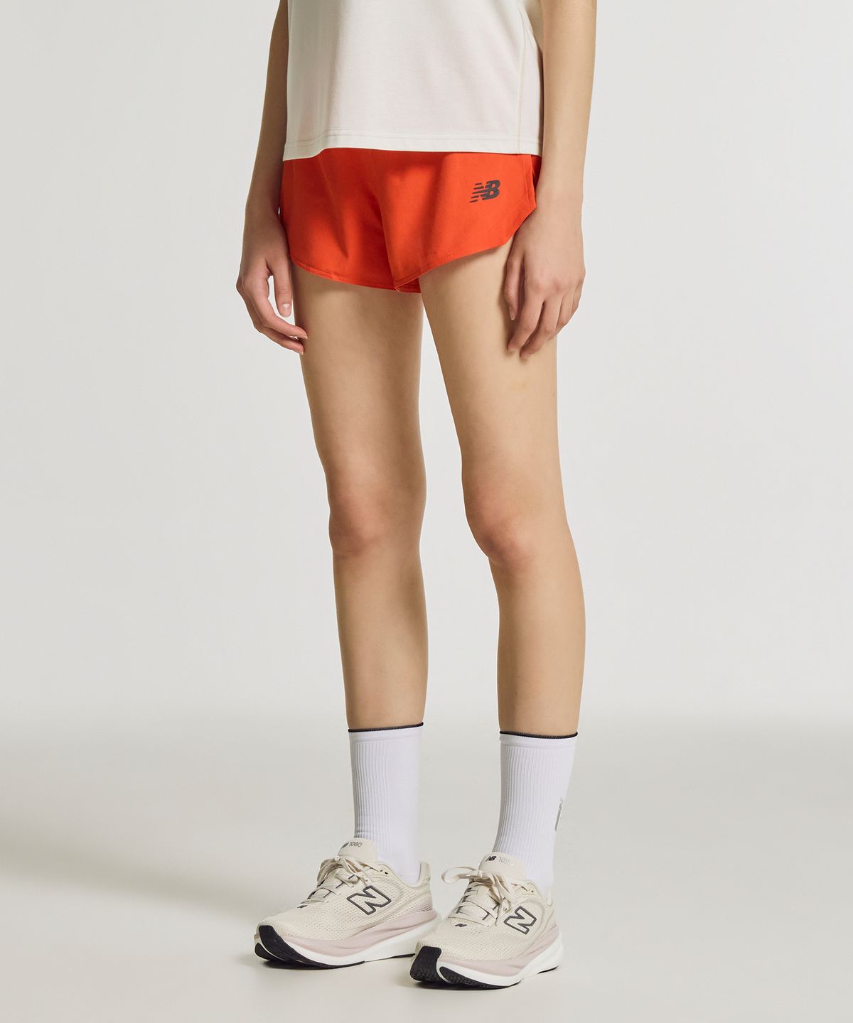 뉴발란스(NEW BALANCE) NBNVG36222 / WOMEN RC 에센셜 쇼츠 3인치 (RED)