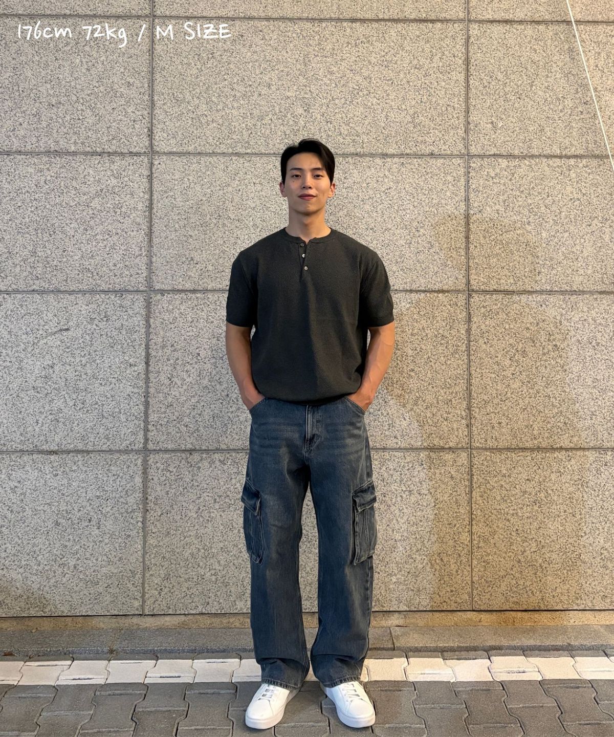 커즈넬로(CUZNELLO) 쿨 코튼 헨리넥 반팔 니트_차콜