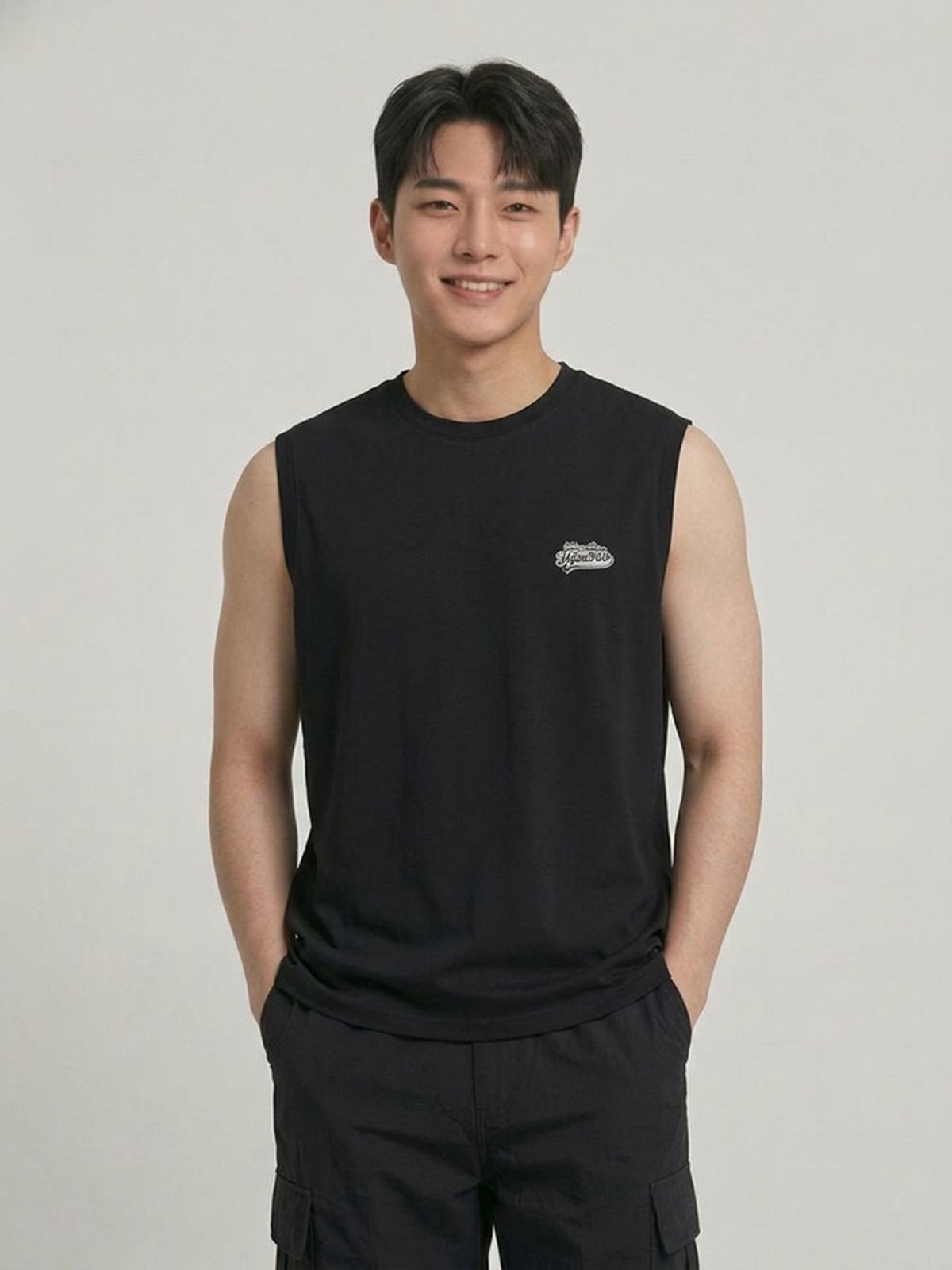 행텐(HANGTEN) 남성 폴리 로고 그래픽 슬리브리스_100(10570-033-401-46)