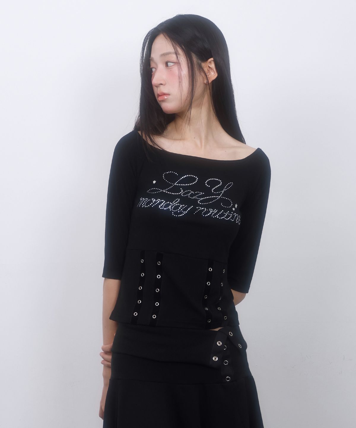 엘엠알(LMR) 핫 픽스 아일렛 보트넥 티셔츠 BLACK