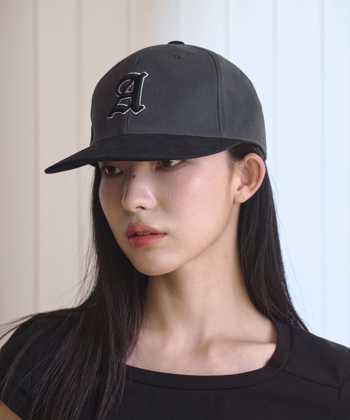 우알롱(WOOALONG) Slogan  contrast cap - CHARCOAL