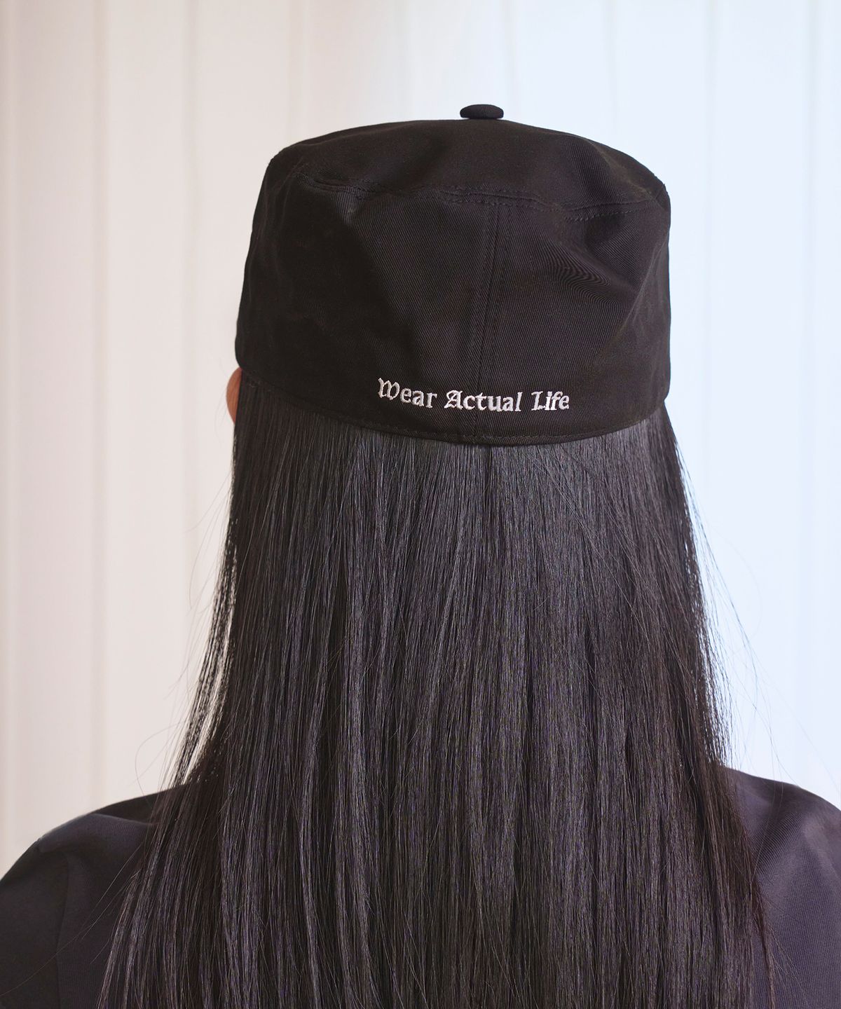 우알롱(WOOALONG) Slogan pill box cap - BLACK