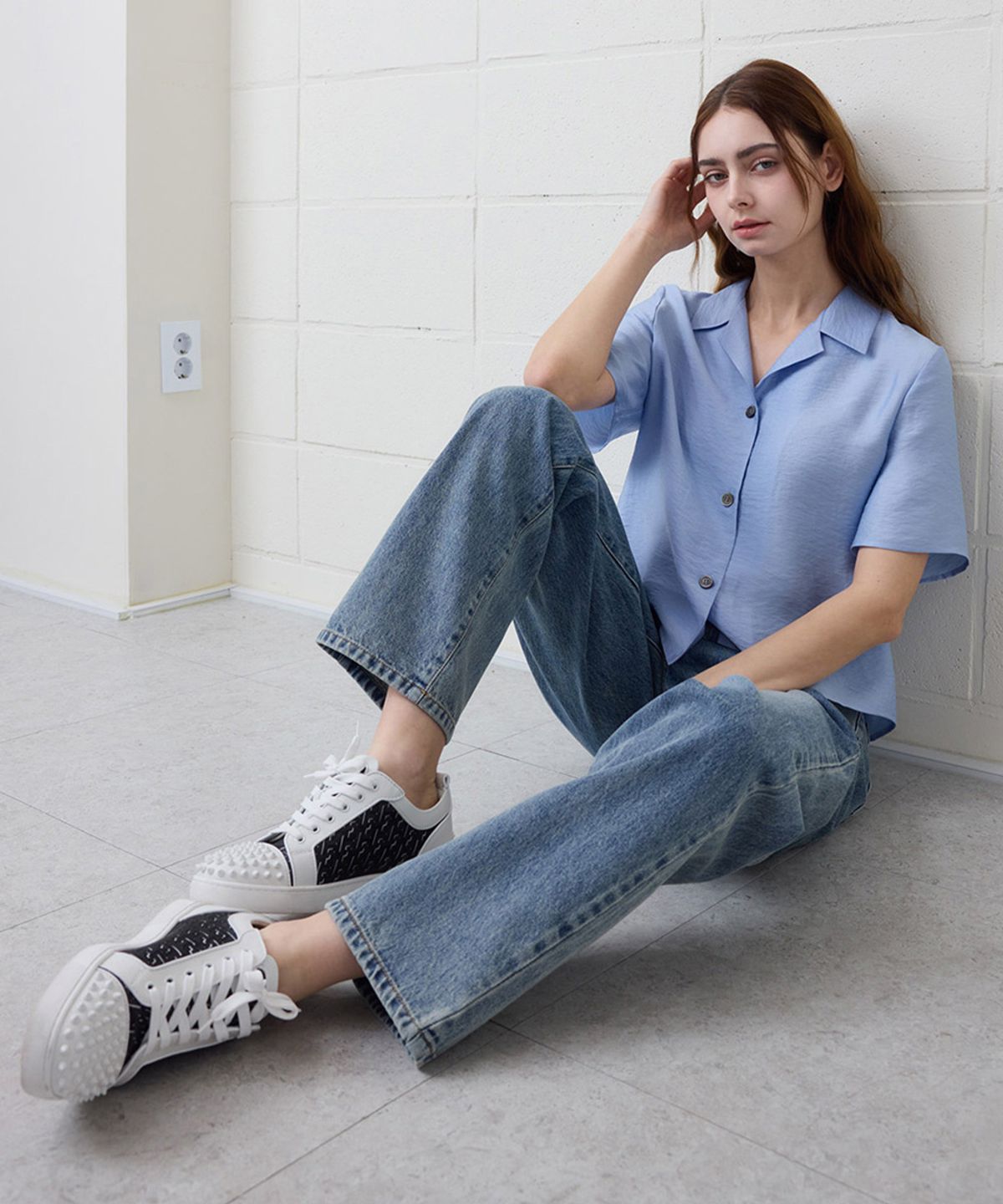 유지옷(YUJEEOT) 호접란 로고 스트레이트 블루 데님 (UNISEX)