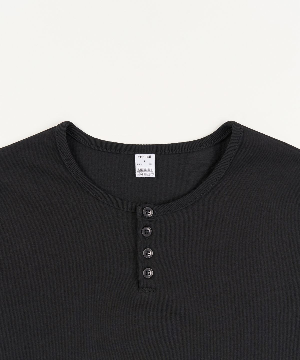토피(TOFFEE) [S-XXL] 슬림 크롭 헨리넥 하프 티셔츠 (BLACK)