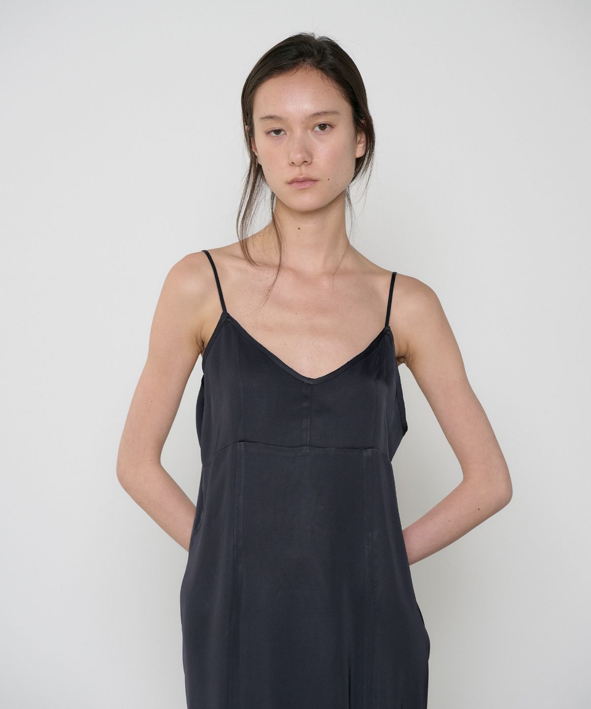 정감 스튜디오(JEONGGAM STUDIOS) Cut Off Sleeveless Long Dress_2 Color