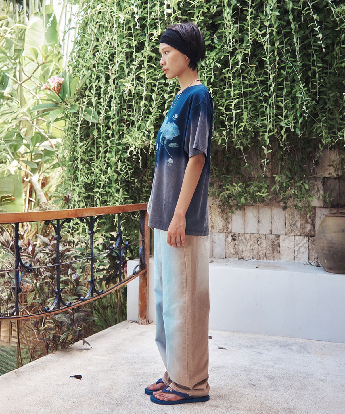 센토르(CENTAUR.KR) VINTAGE WASHED FLOWER T-SHIRT_NAVY