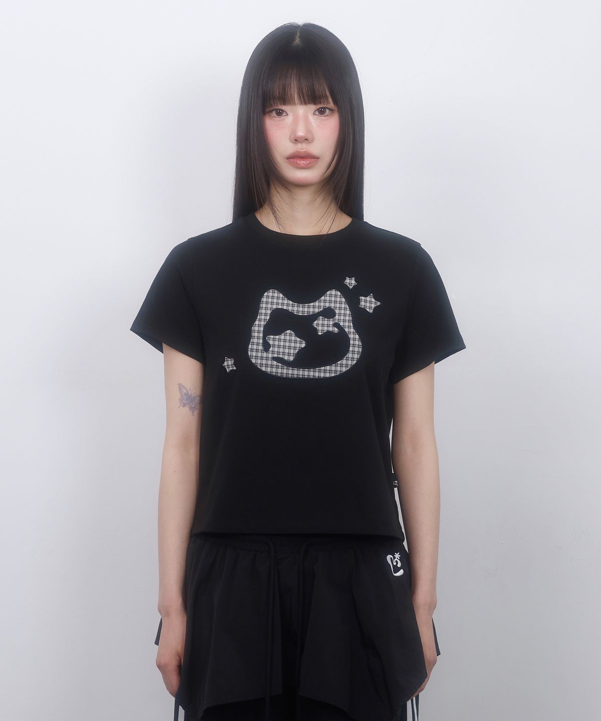 엘엠알(LMR) 캣 심볼 아플리케 반팔 티셔츠 BLACK