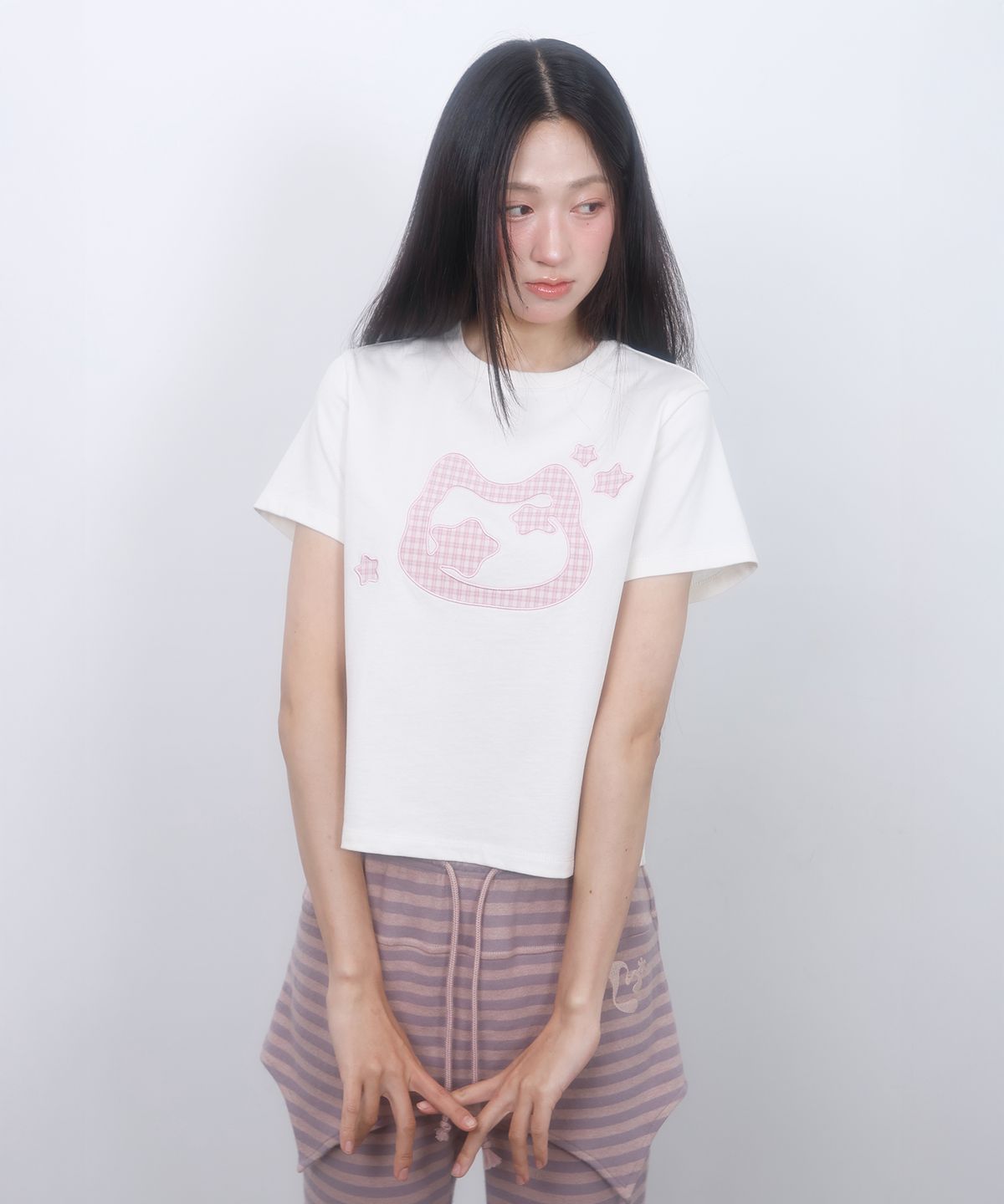 엘엠알(LMR) 캣 심볼 아플리케 반팔 티셔츠 CREAM