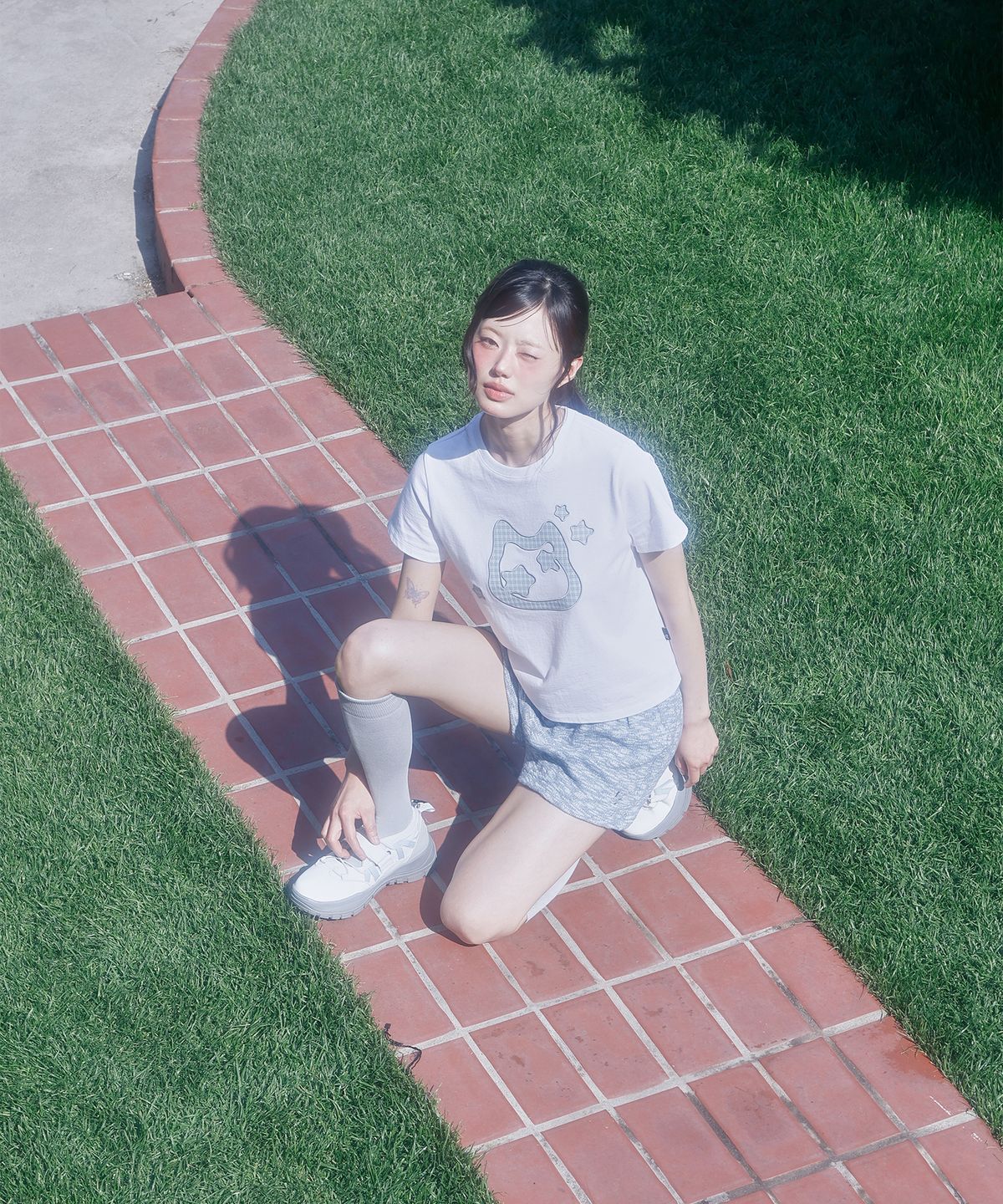 엘엠알(LMR) 캣 심볼 아플리케 반팔 티셔츠 WHITE