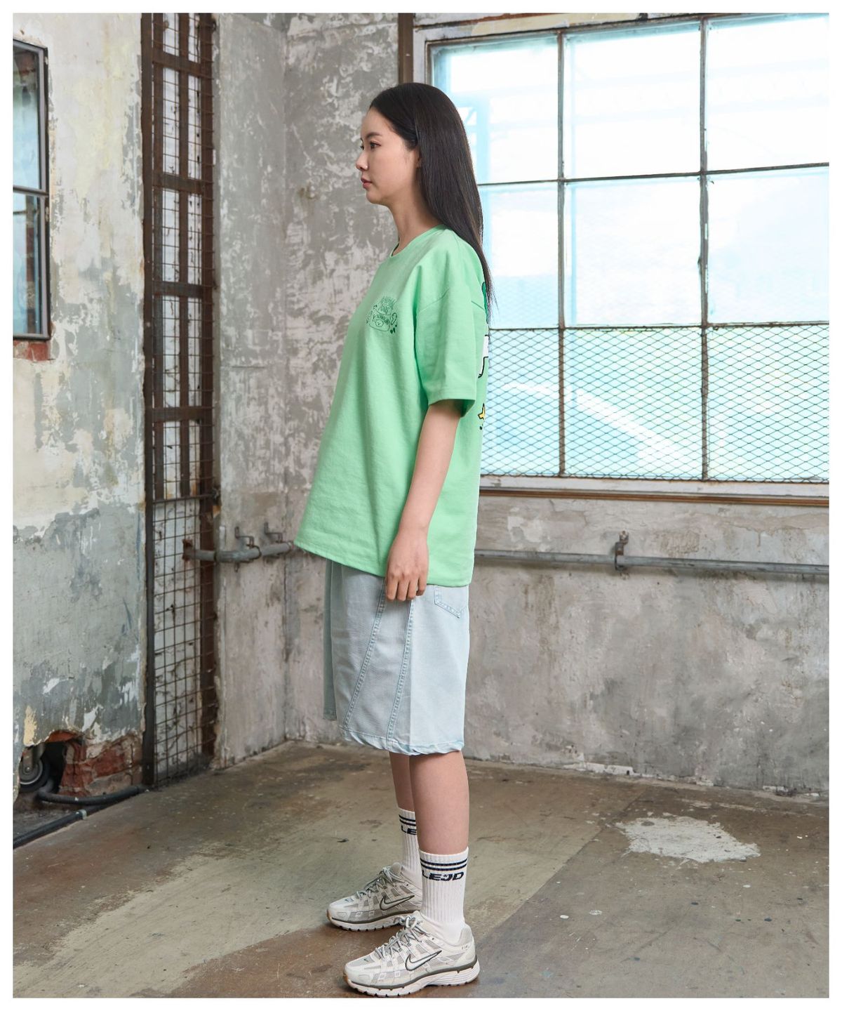 더블제이디(DOUBLE JD) 피그 워싱 커브 절개 숏팬츠