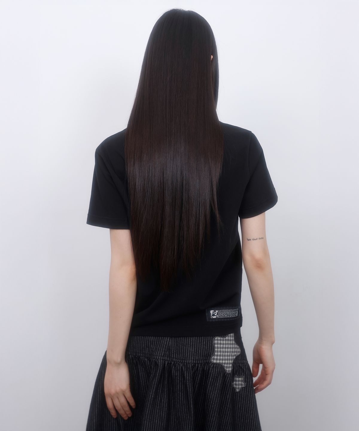 엘엠알(LMR) 스타 도트 캣 아플리케 반팔 티셔츠 BLACK