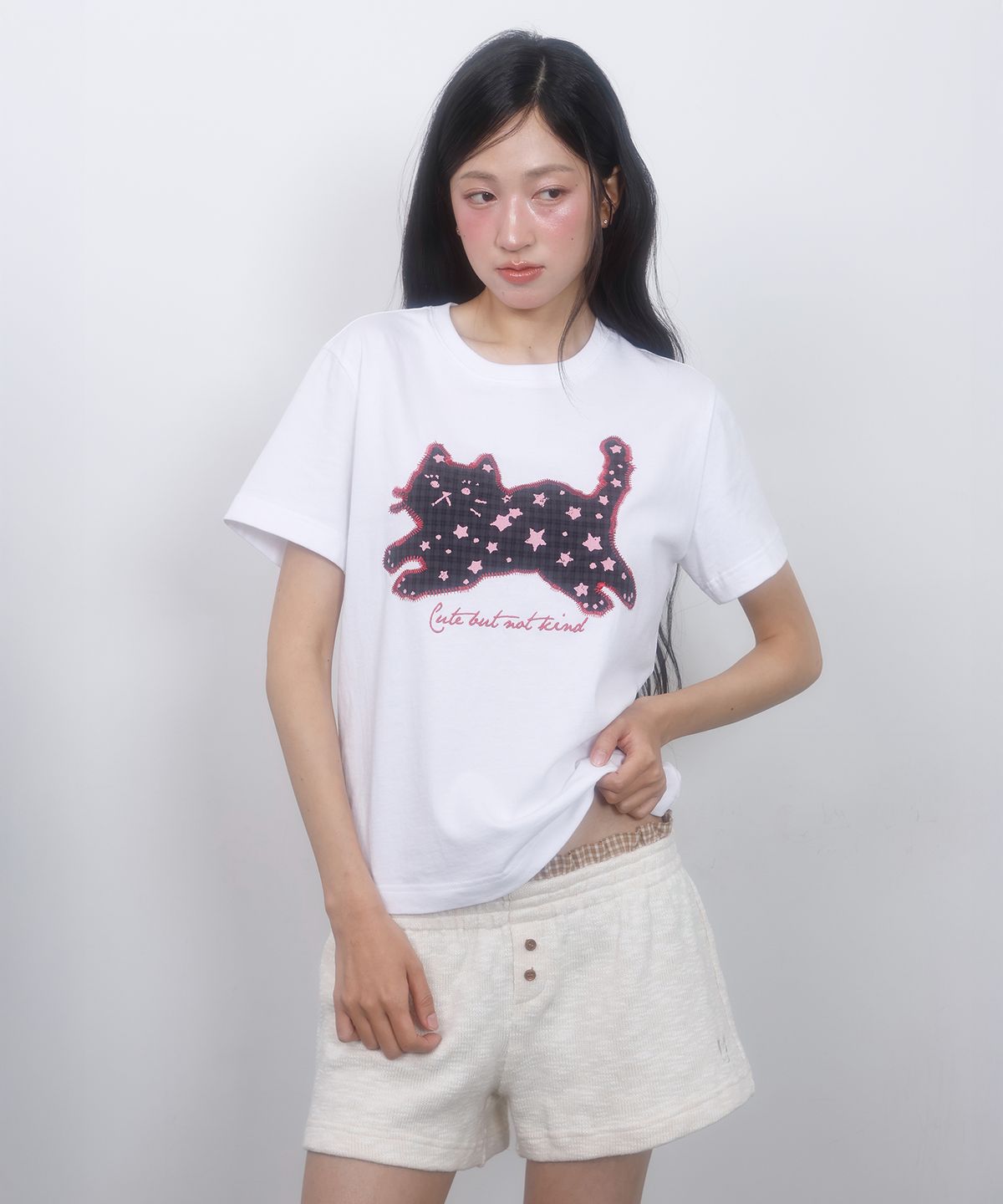 엘엠알(LMR) 스타 도트 캣 아플리케 반팔 티셔츠 WHITE