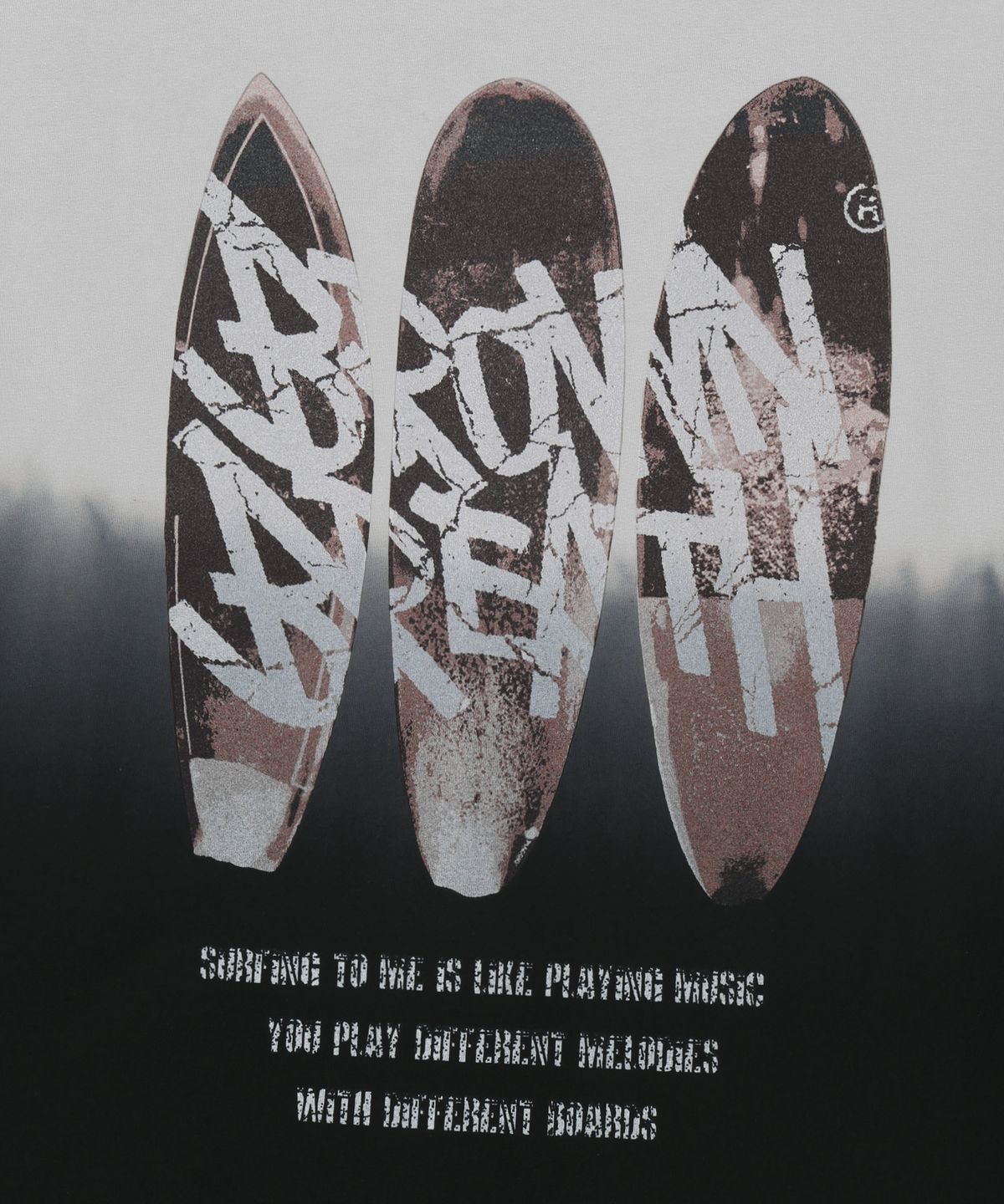 브라운브레스(BROWNBREATH) SURFING BOARD TAG TEE - CHARCOAL