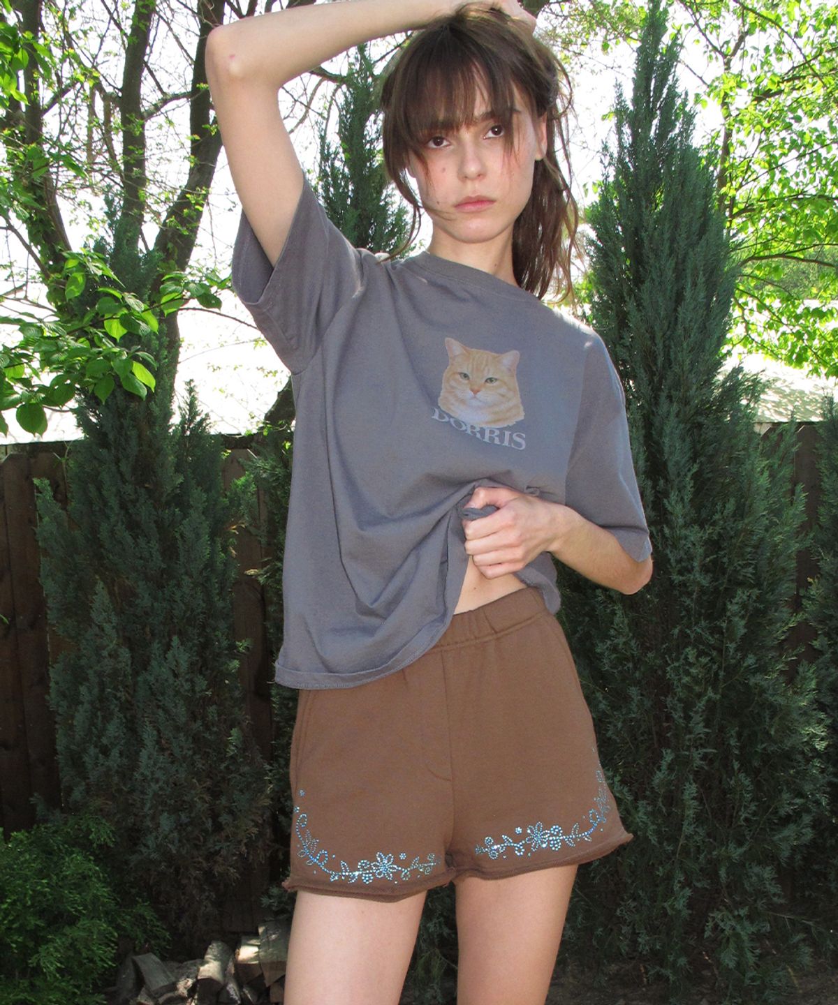 센토르(CENTAUR.KR) FLOWER NEEDLEWORK HOTFIX SHORTS_BROWN