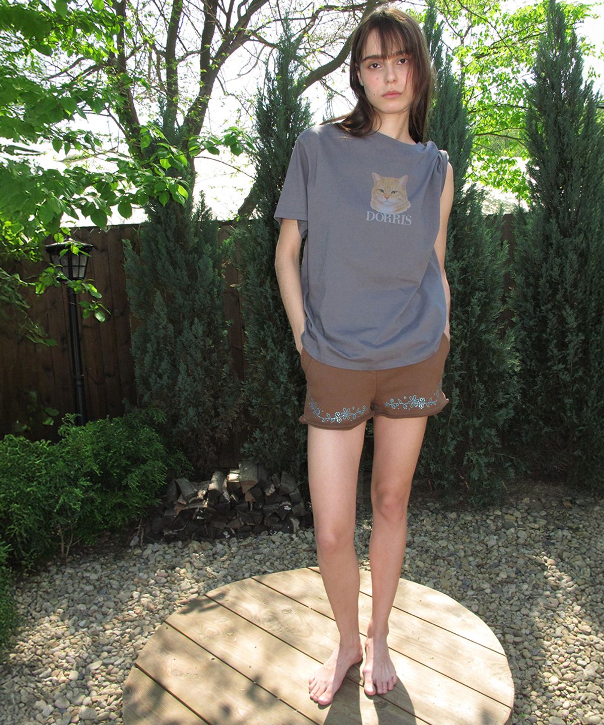 센토르(CENTAUR.KR) FLOWER NEEDLEWORK HOTFIX SHORTS_BROWN