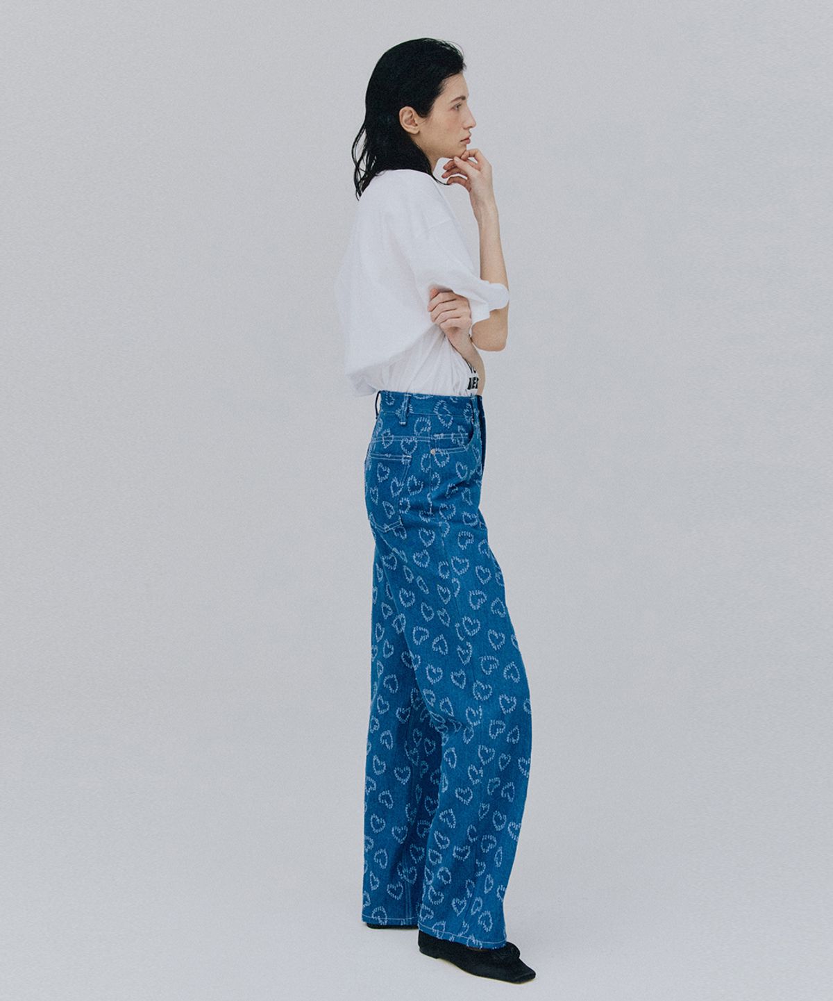 베데르미(VEDERMI) heart pattern mid blue denim pants