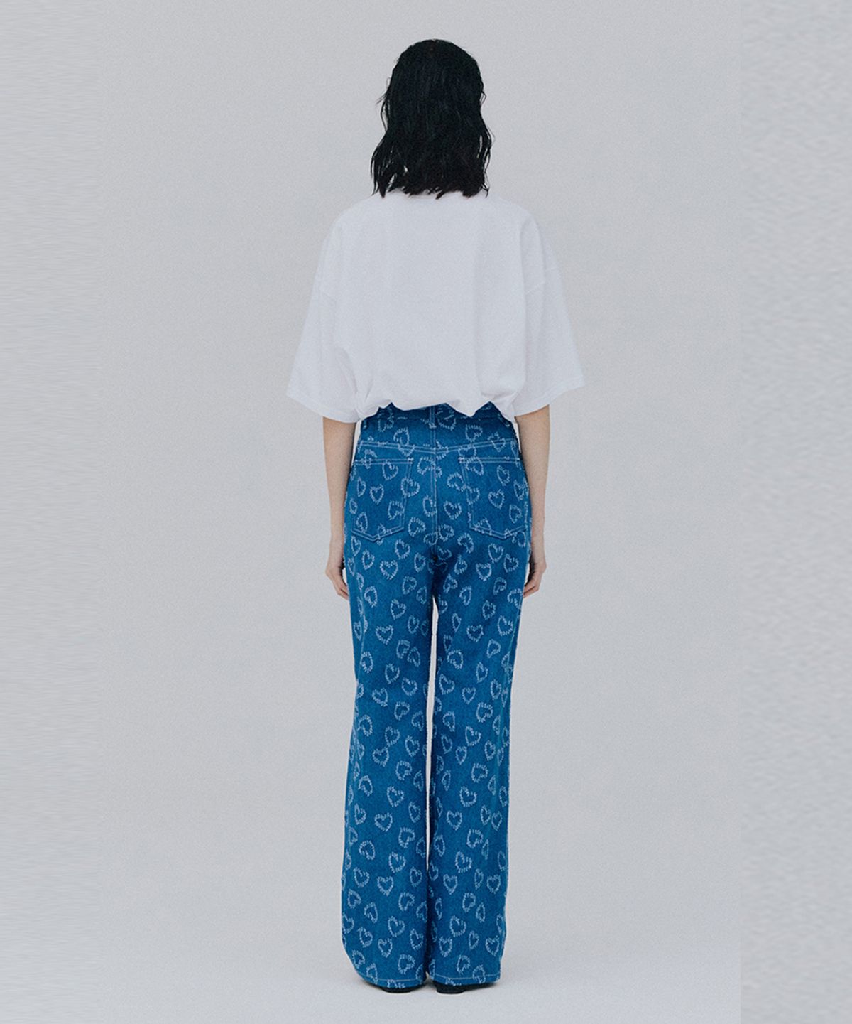 베데르미(VEDERMI) heart pattern mid blue denim pants
