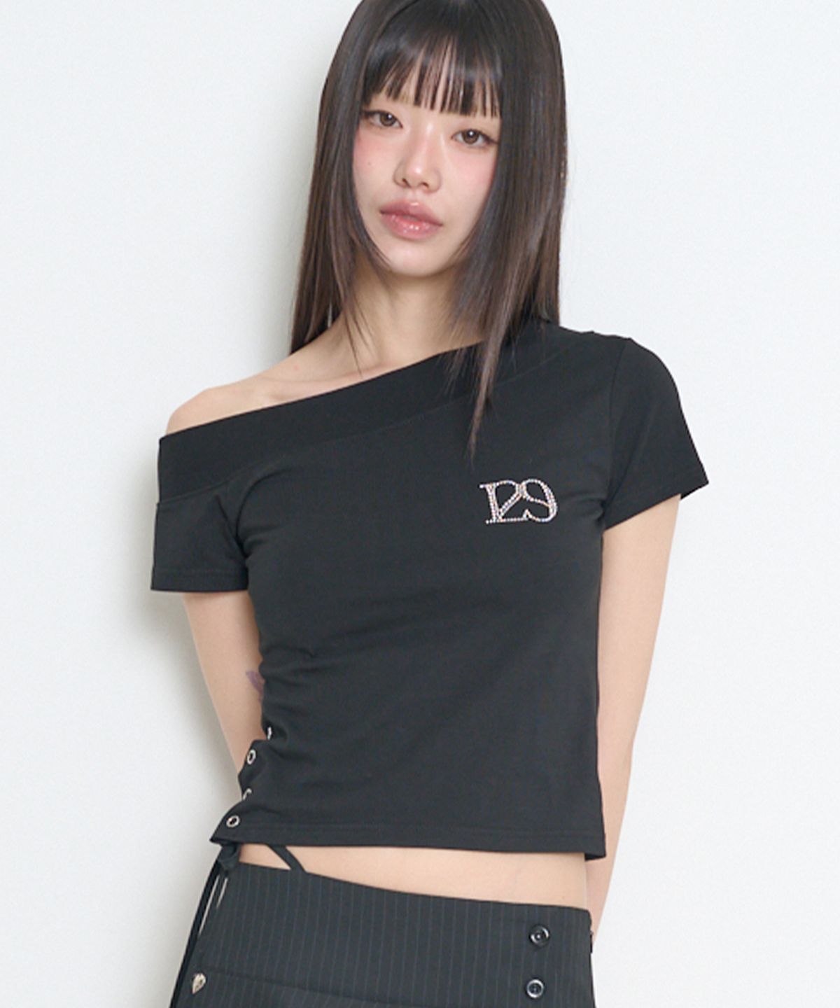 일리고(ILLIGO) 129 원숄더 핫픽스 탑 블랙