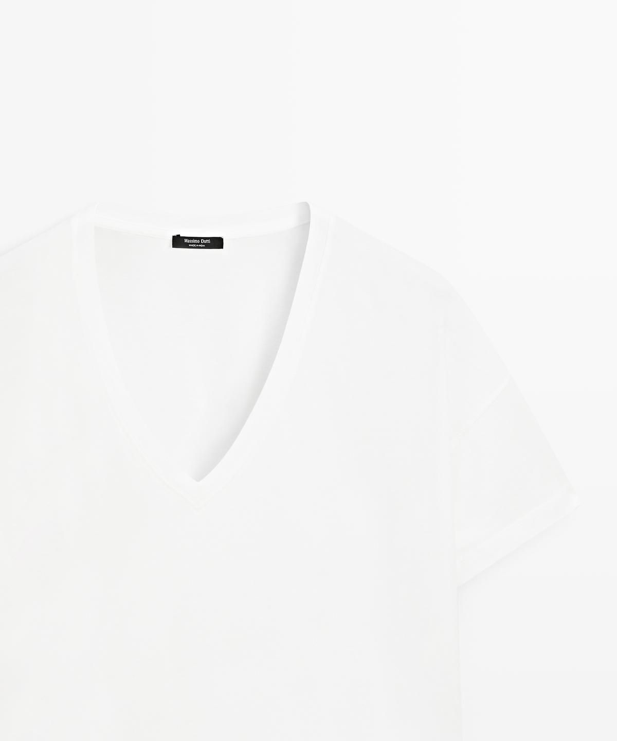 마시모두띠(MASSIMO DUTTI) 크롭핏 플루이드 브이넥 티셔츠