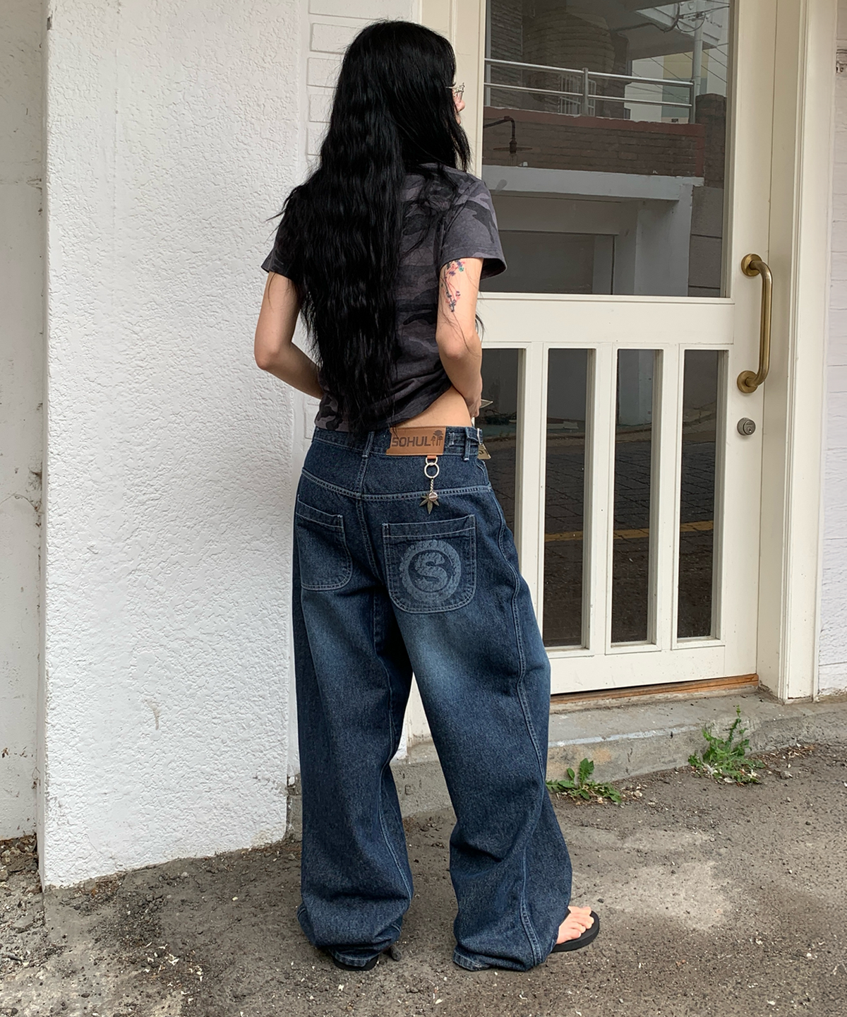 소흘(SOHUL) Sohul Semi Baggy Jeans (진청)