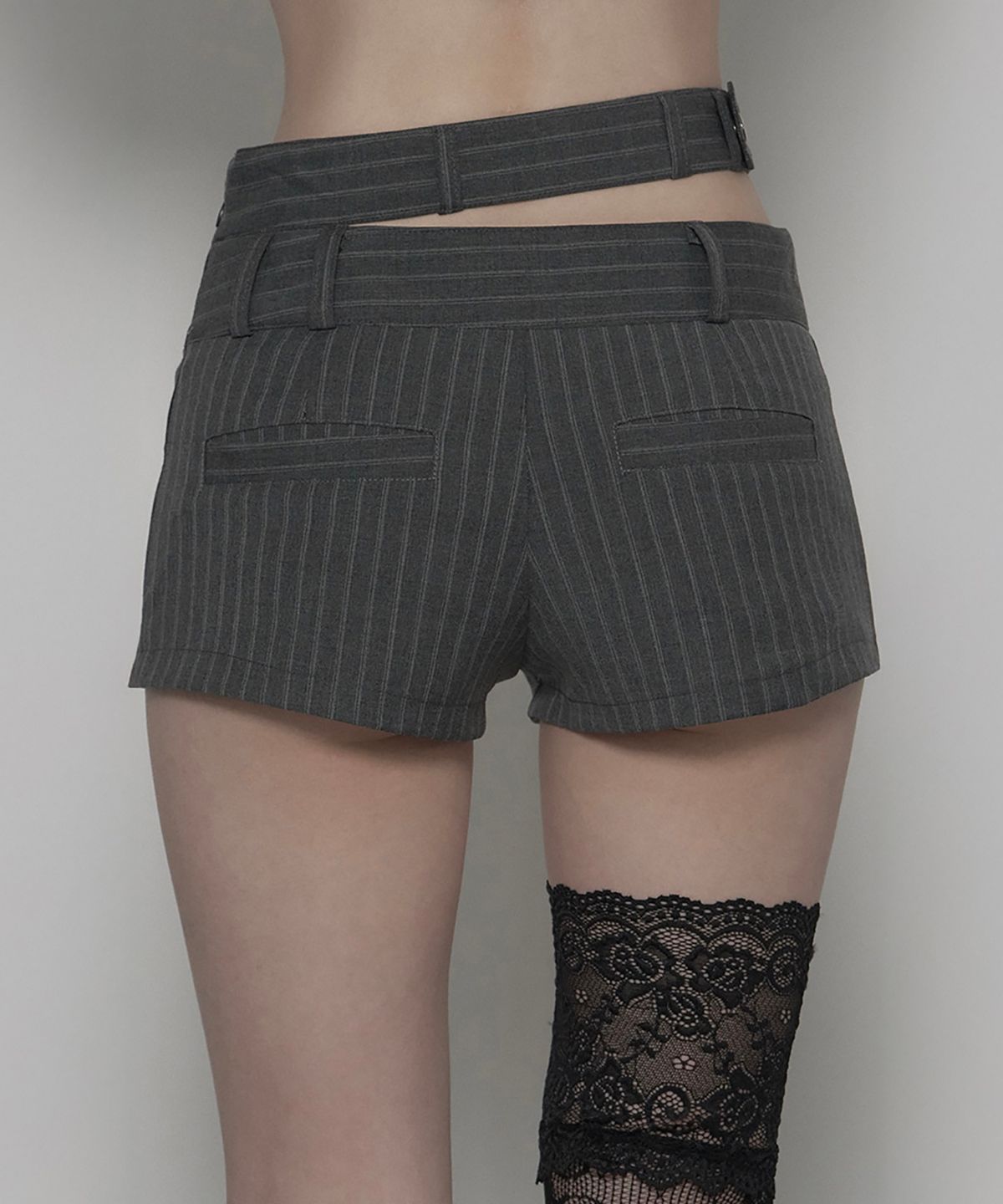 쇠아(SØAR) 2 Waistband Stripe Micro Short Pants (GRAY)