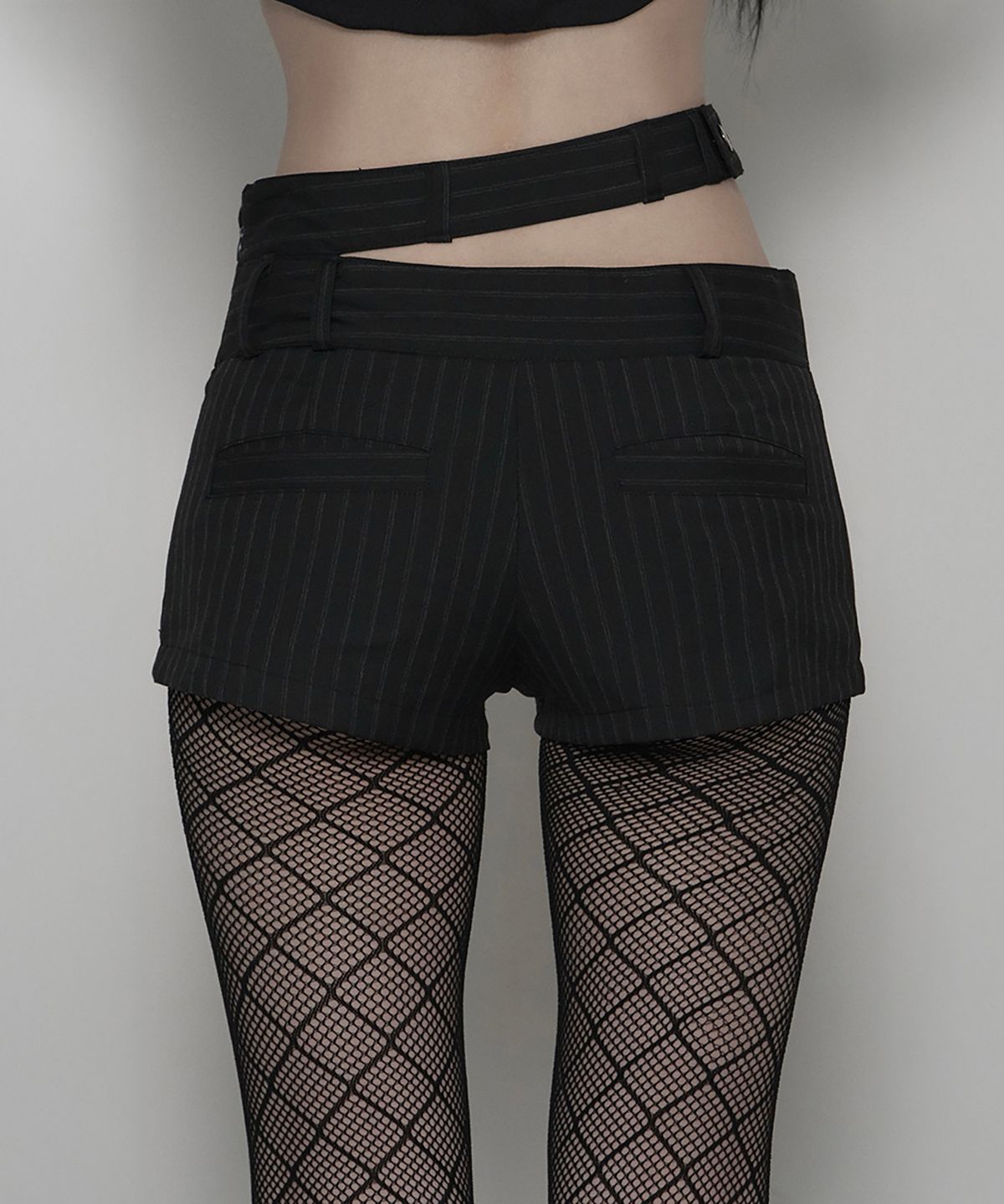 쇠아(SØAR) 2 Waistband Stripe Micro Short Pants (BLACK)