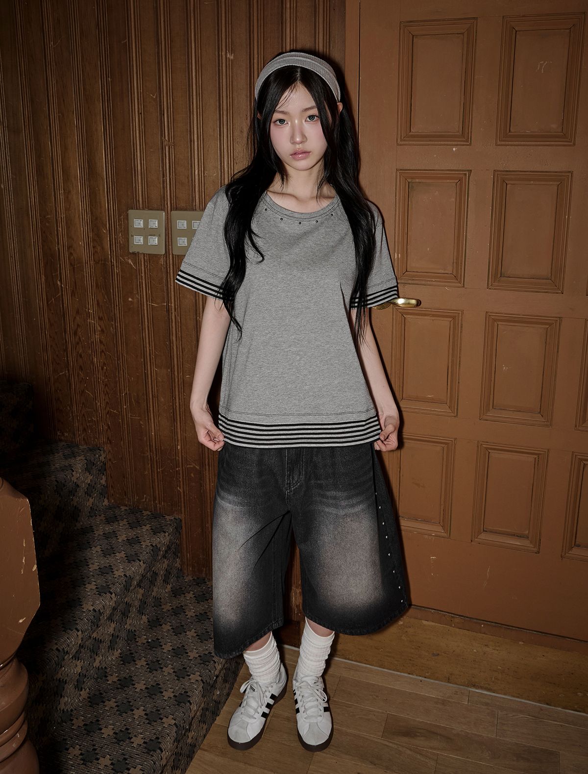 루프(LOOXP) 리벳 스트라이프 레이어드 일체형 반팔티 딥그레이