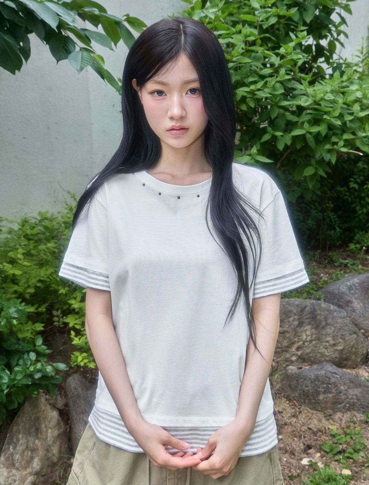 루프(LOOXP) 리벳 스트라이프 레이어드 일체형 반팔티 아이보리