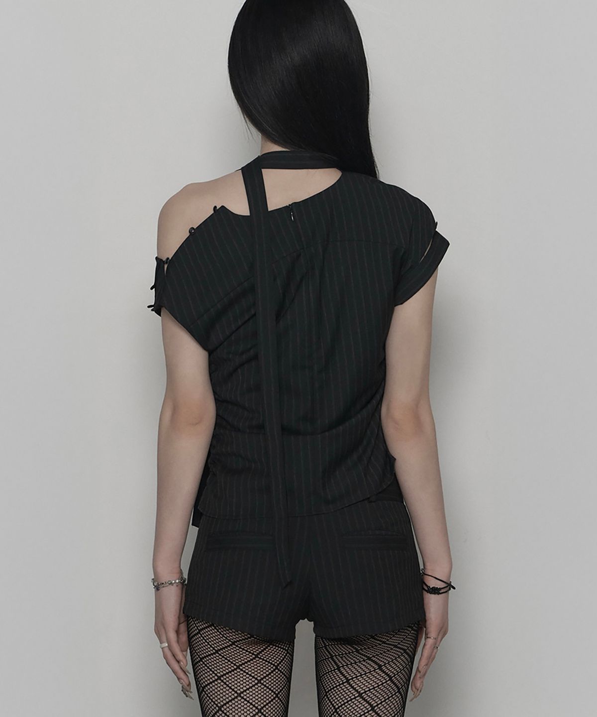 쇠아(SØAR) Stripe Slit Race Blouse (BLACK)