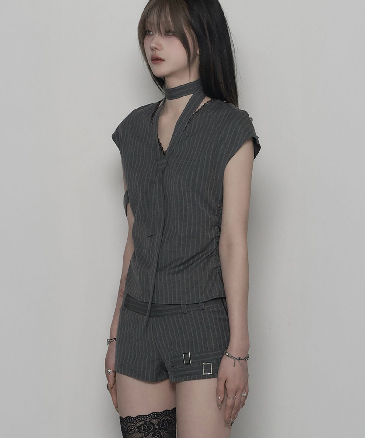쇠아(SØAR) Stripe Slit Race Blouse (GRAY)