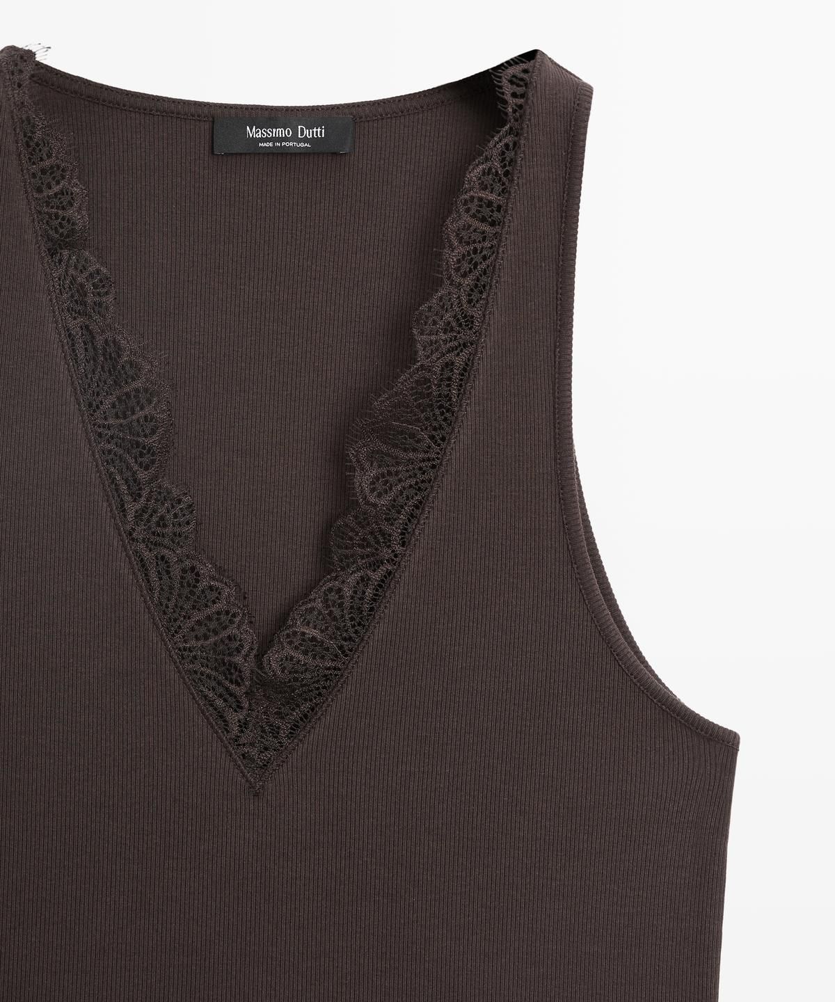 마시모두띠(MASSIMO DUTTI) 레이스 디테일 브이넥 탑