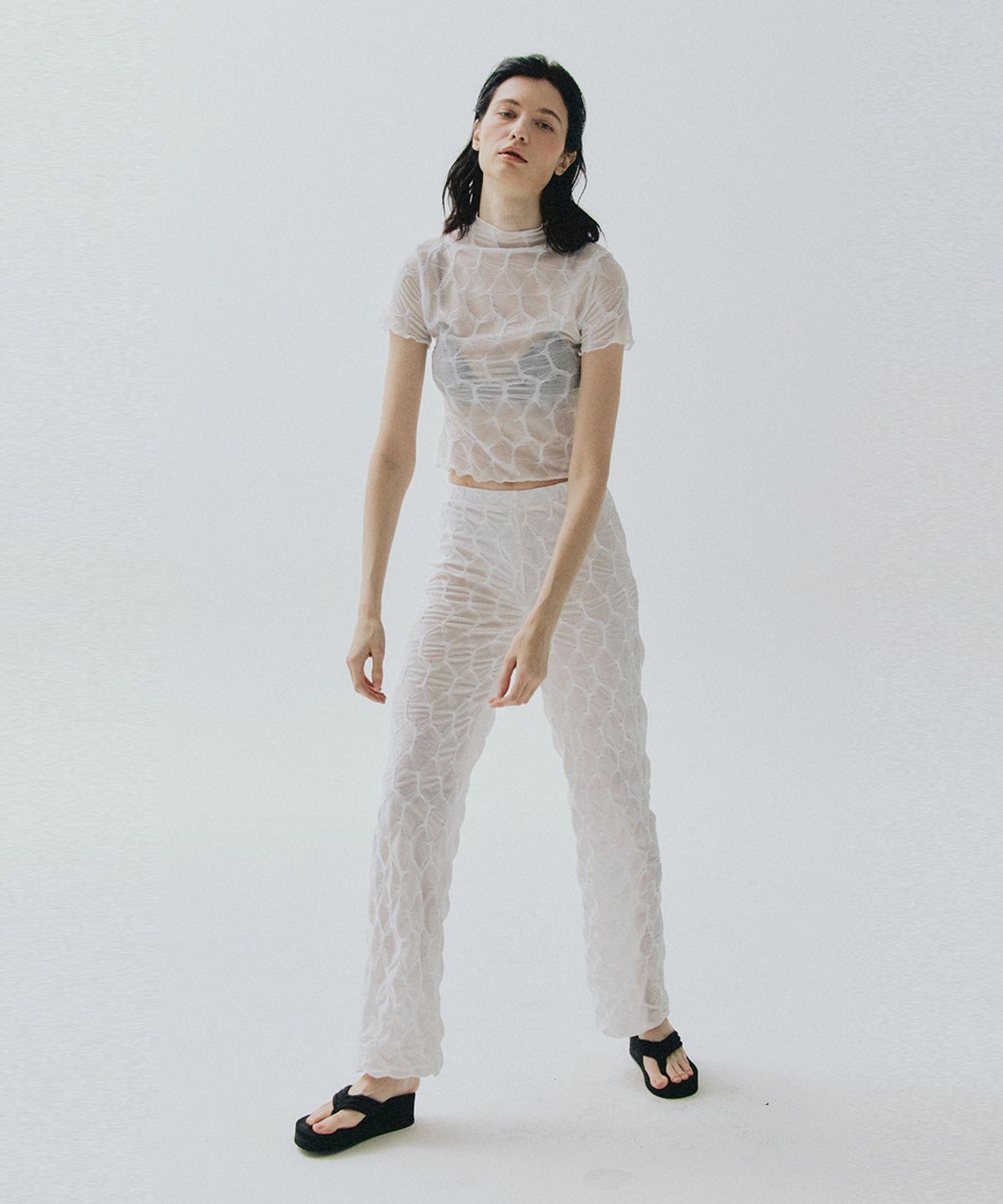 베데르미(VEDERMI) textured sheer half top (white)