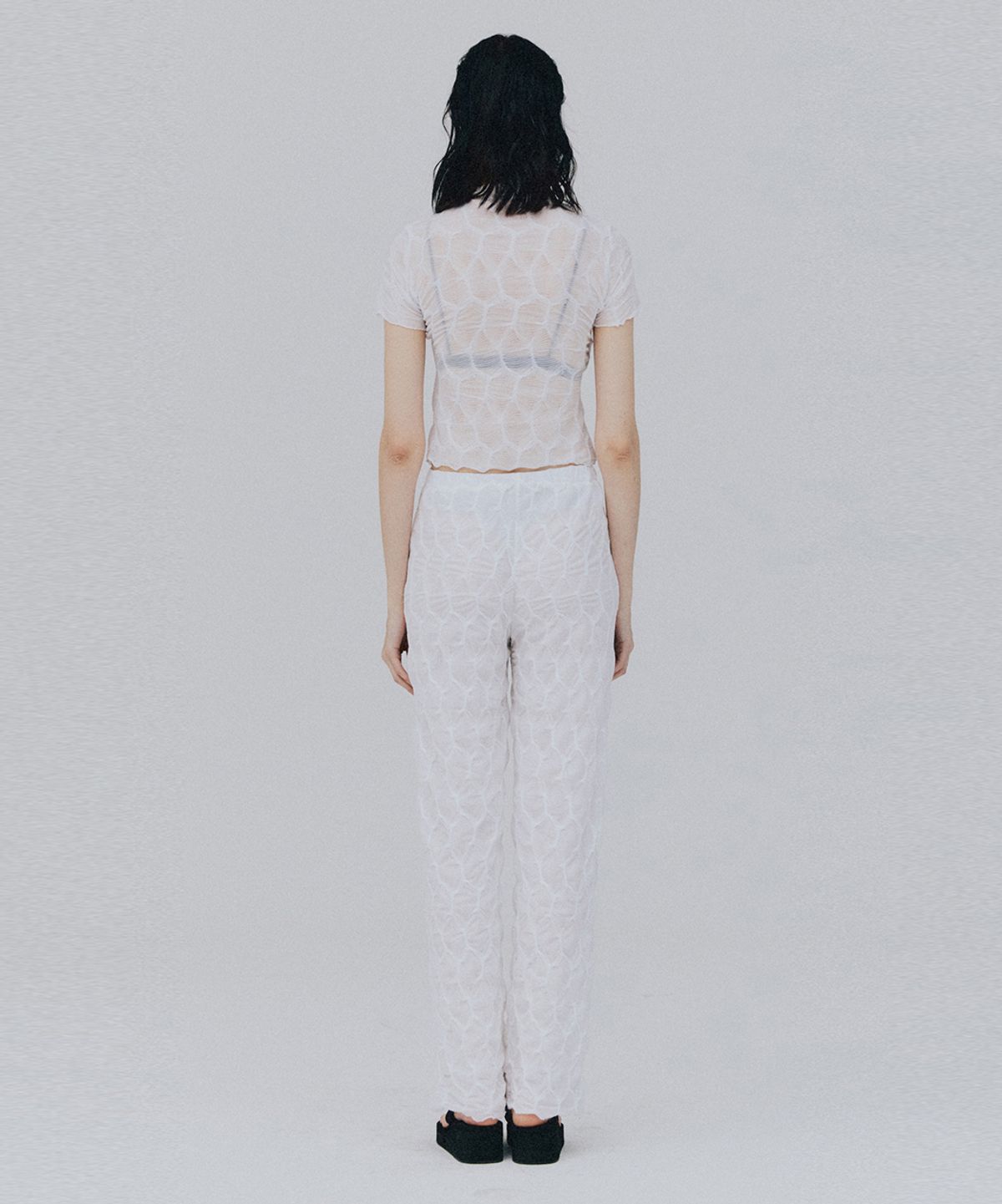 베데르미(VEDERMI) textured sheer half top (white)