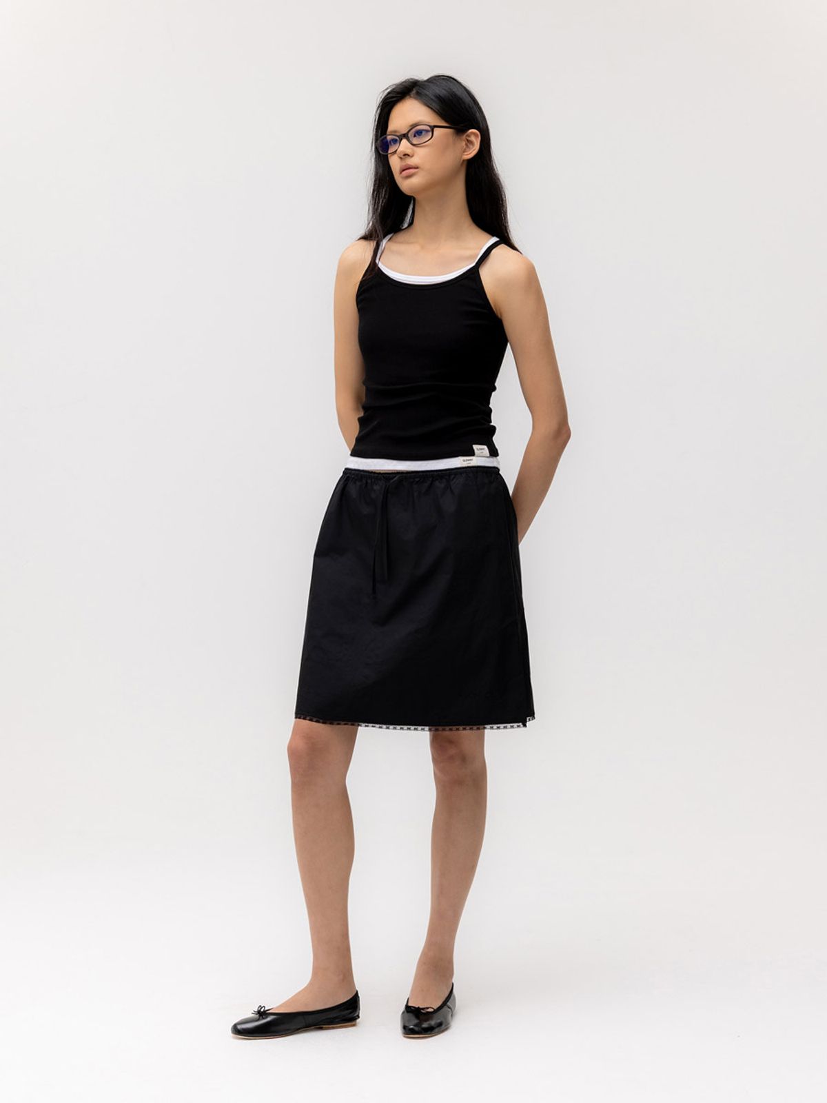 글로니(GLOWNY) G FINE STRAP CAMISOLE (BLACK)