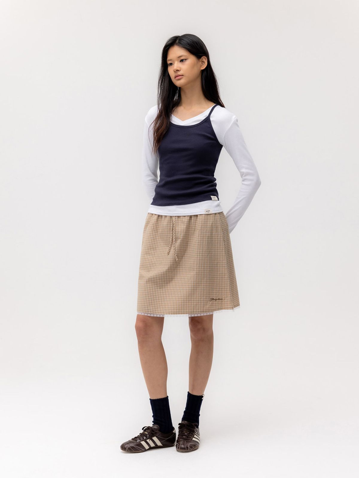 글로니(GLOWNY) G FINE STRAP CAMISOLE (NAVY)